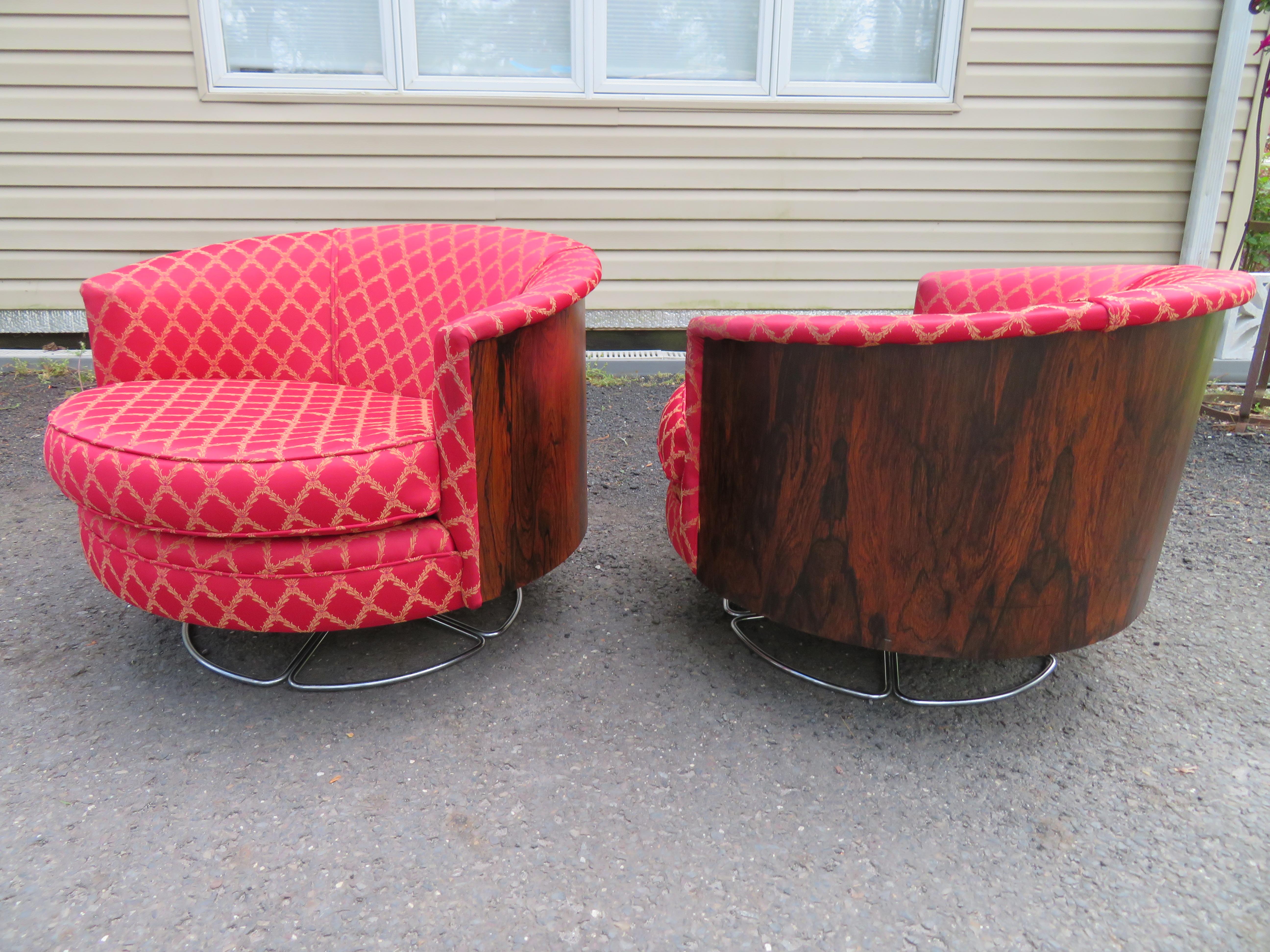 Magnificent Pair Milo Baughman Style Rosewood Swivel Lounge Chairs Mid-Century For Sale 5