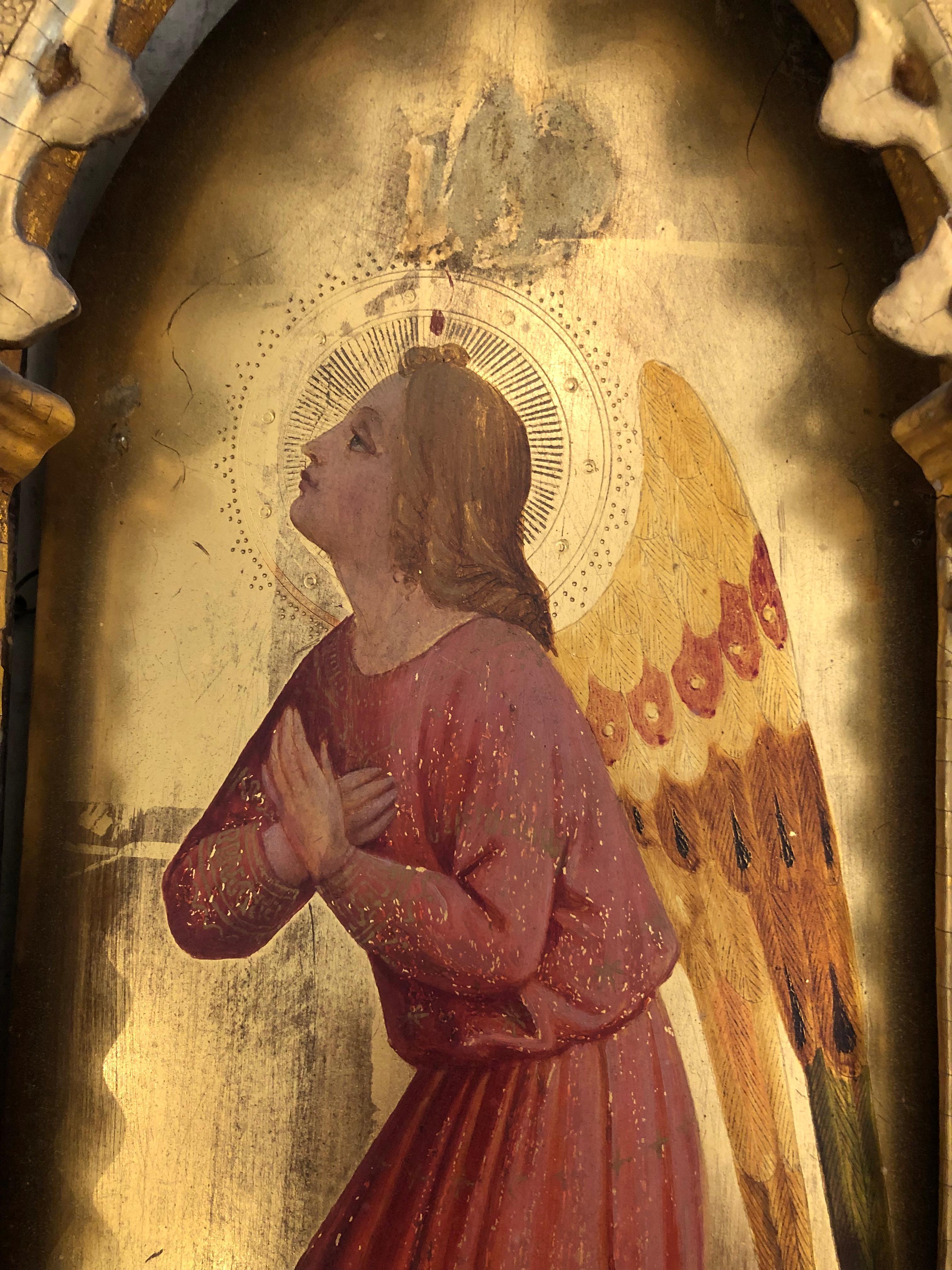 Magnificent Pair of 19th Century Giltwood Handpainted Icons 3