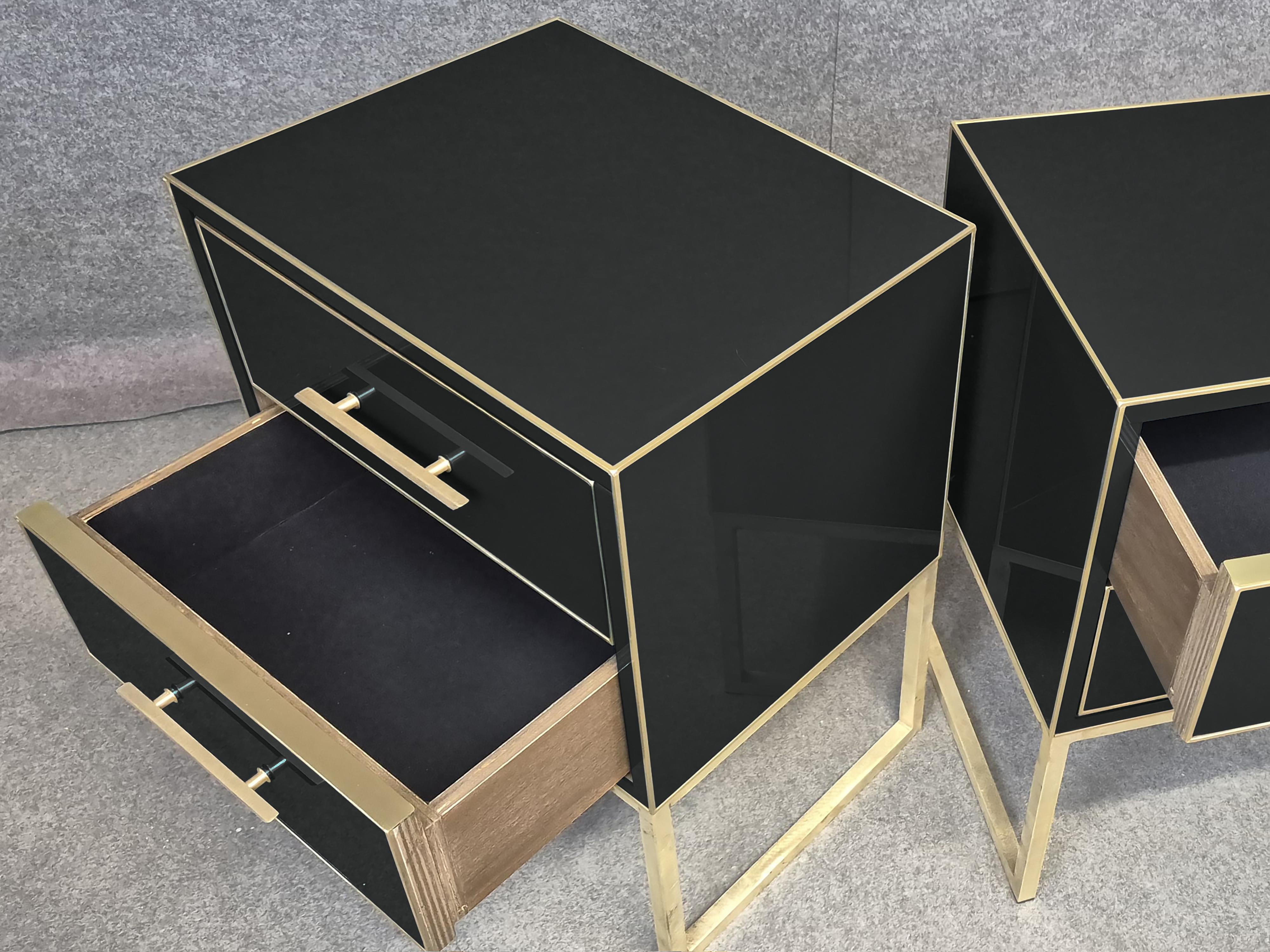 Italian Magnificent Pair of Black Murano Glass Bedside Tables Made in Italy Available JF For Sale