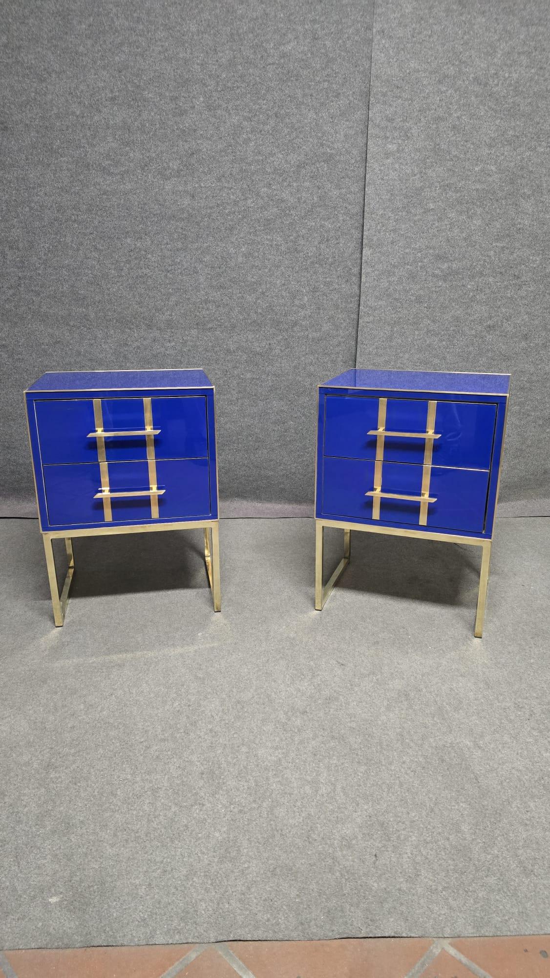 Italian Magnificent Pair of Blue Murano Glass Bedside Tables Made in Italy Available in vendita