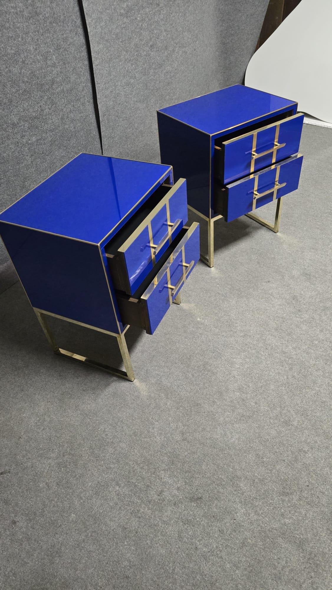 Magnificent Pair of Blue Murano Glass Bedside Tables Made in Italy Available In condizioni Nuovo in vendita a Guazzora, IT