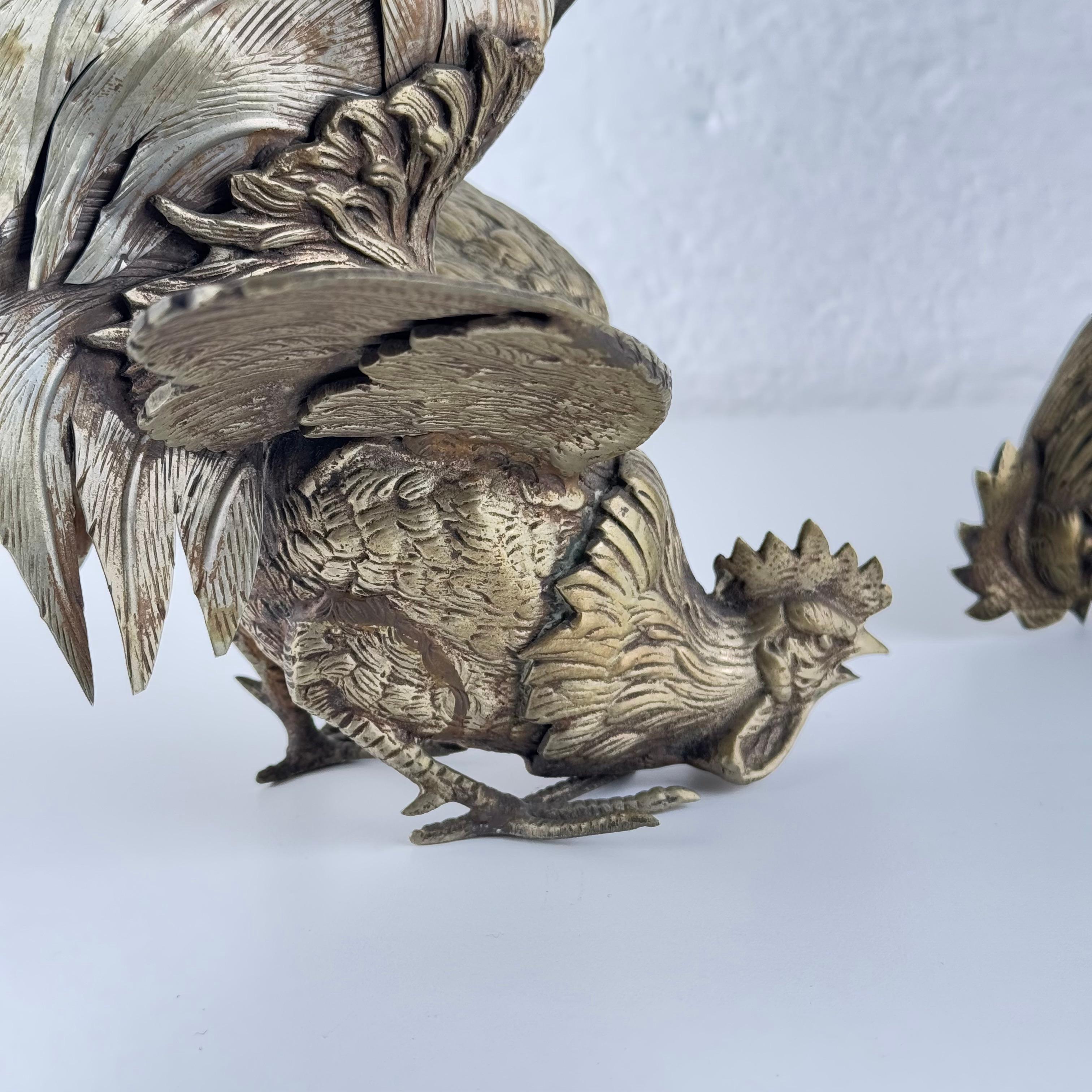 Magnificent Pair of Brass Foraging Roosters, Italy, 1950s – Attributed to Gucci Italiano en venta