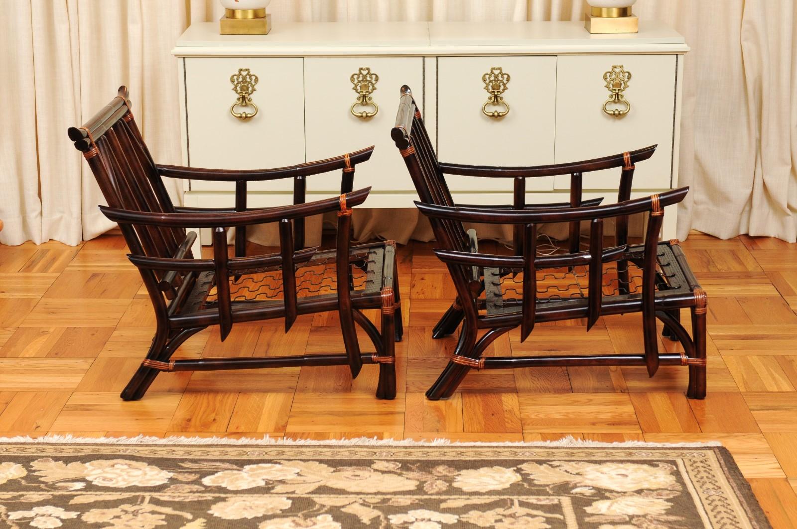 Magnifique paire de fauteuils de salon pagodes et brun-rouge foncé et caramel, vers 1960 en vente 1