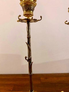 Prächtiges Paar Bronze-Kerzenständer mit doppelter Patina, signiert Barbedienne, 19. Jahrhundert.