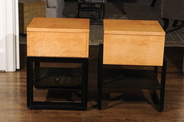 Magnificent Pair of End Tables by Renzo Rutili in Birdseye Maple, circa 1955 For Sale 4