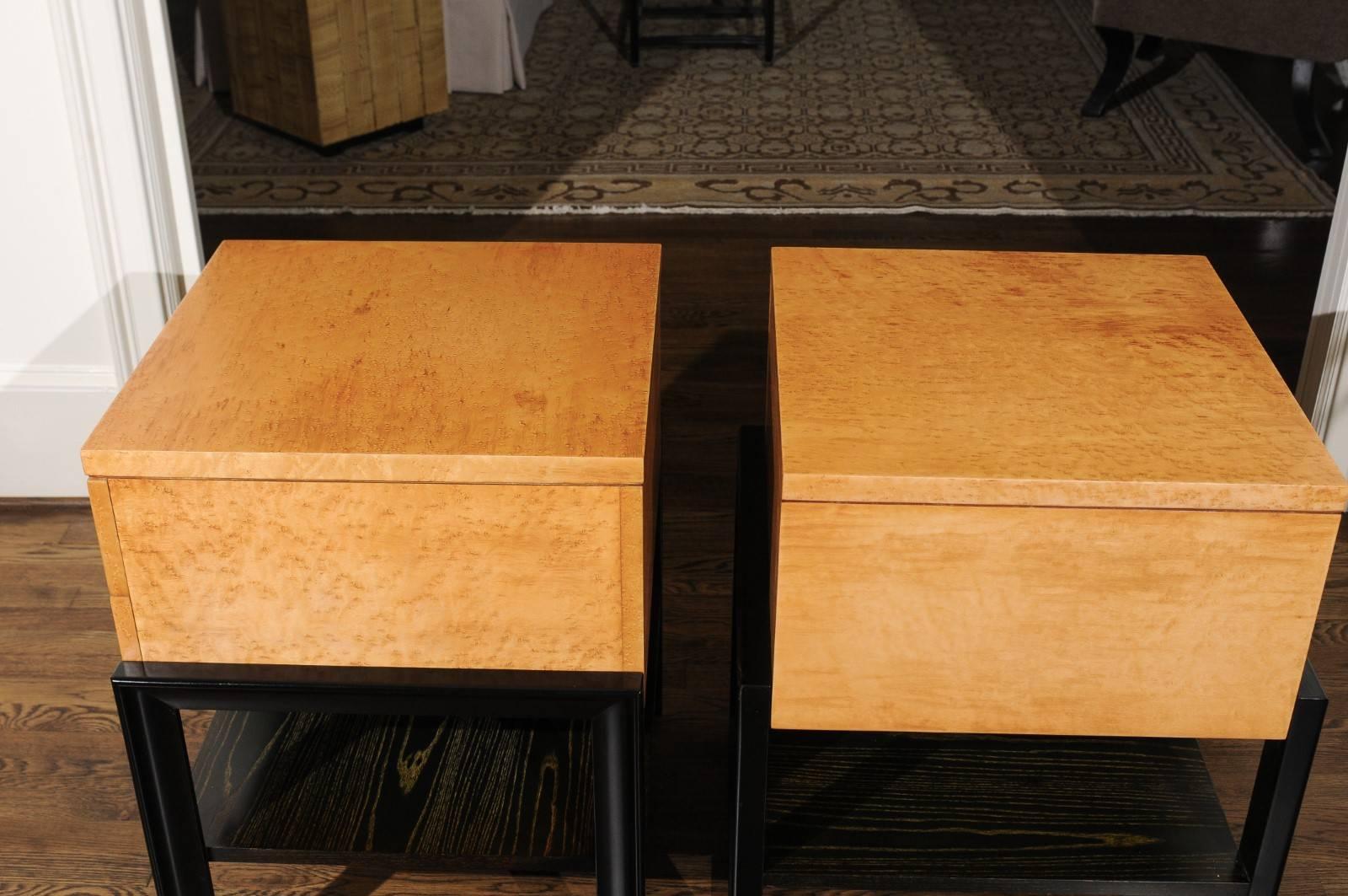 Magnificent Pair of End Tables by Renzo Rutili in Birdseye Maple, circa 1955 For Sale 5