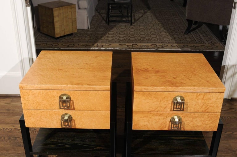 Magnificent Pair of End Tables by Renzo Rutili in Birdseye Maple, circa 1955 For Sale 8