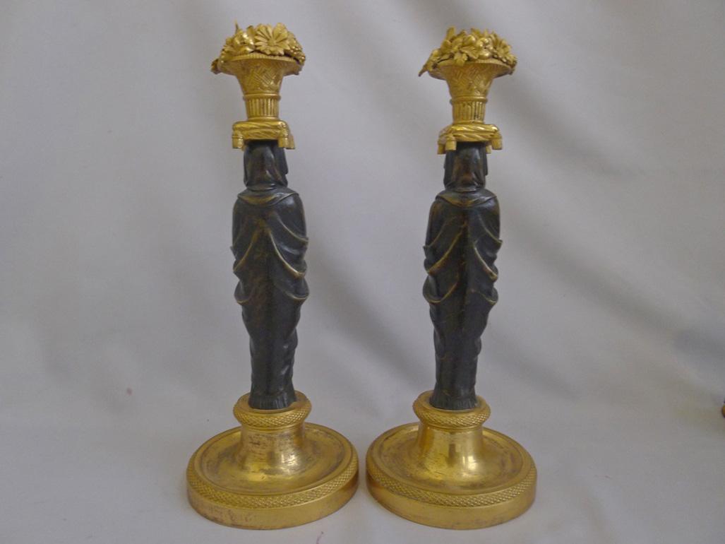 XIXe siècle Magnifique paire de chandeliers figuratifs de style Régence anglaise, dans le style de l'espoir en vente