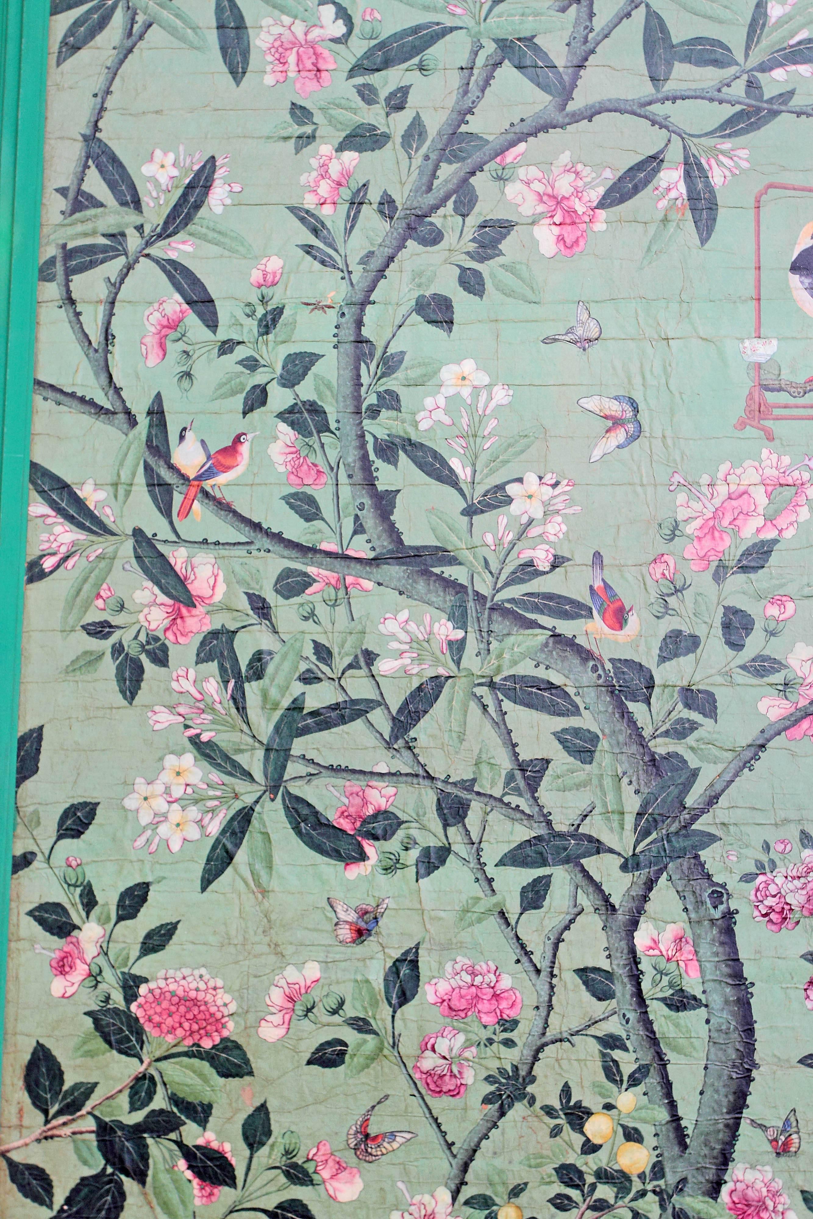 Magnificent Pair of Hand-Painted Chinese Wallpaper Panels In Good Condition In Dallas, TX