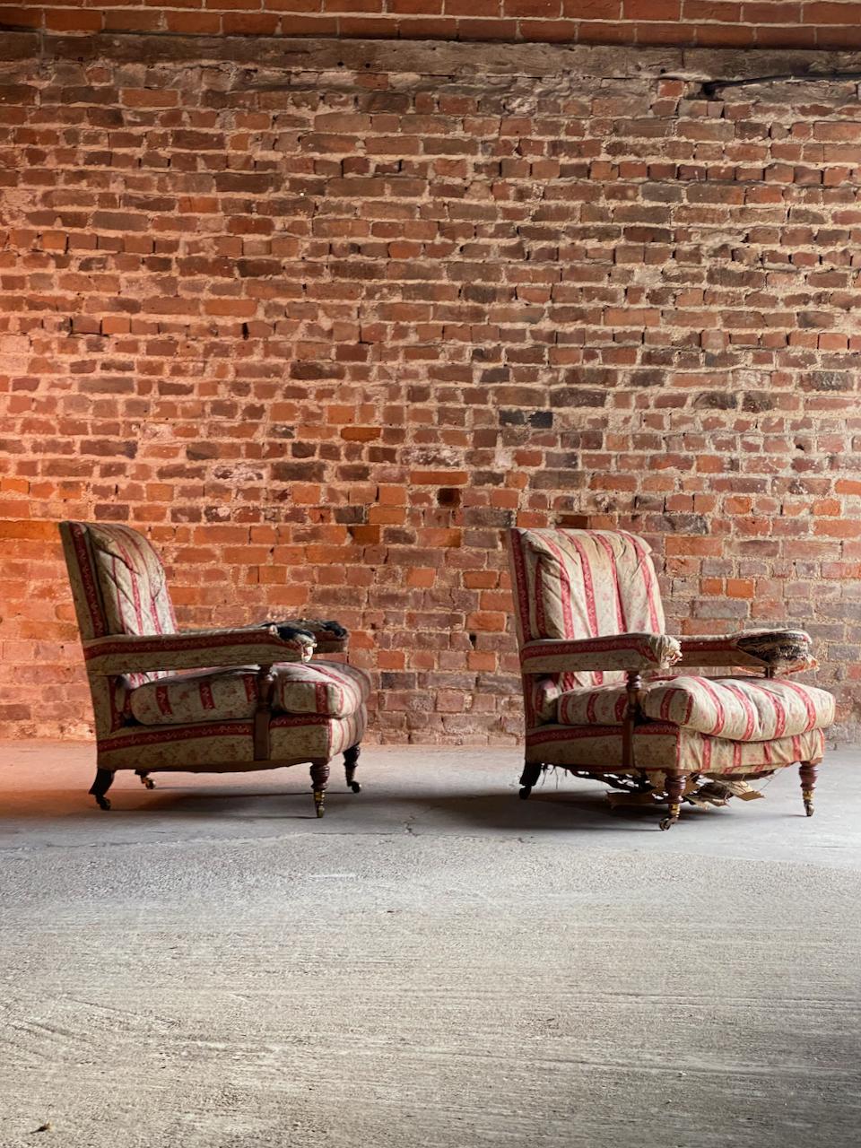 Magnificent Pair of Howard and Sons Open Armchairs 19th Century, Circa 1850 In Distressed Condition In Longdon, Tewkesbury