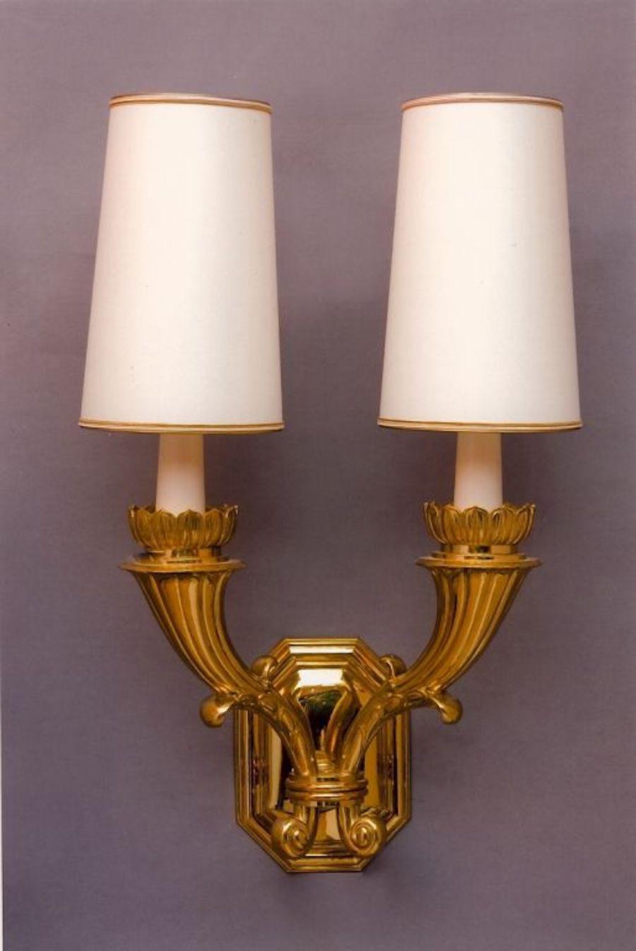 Magnifique paire d'appliques italiennes néoclassiques de style néoclassique Bon état - En vente à New York, NY