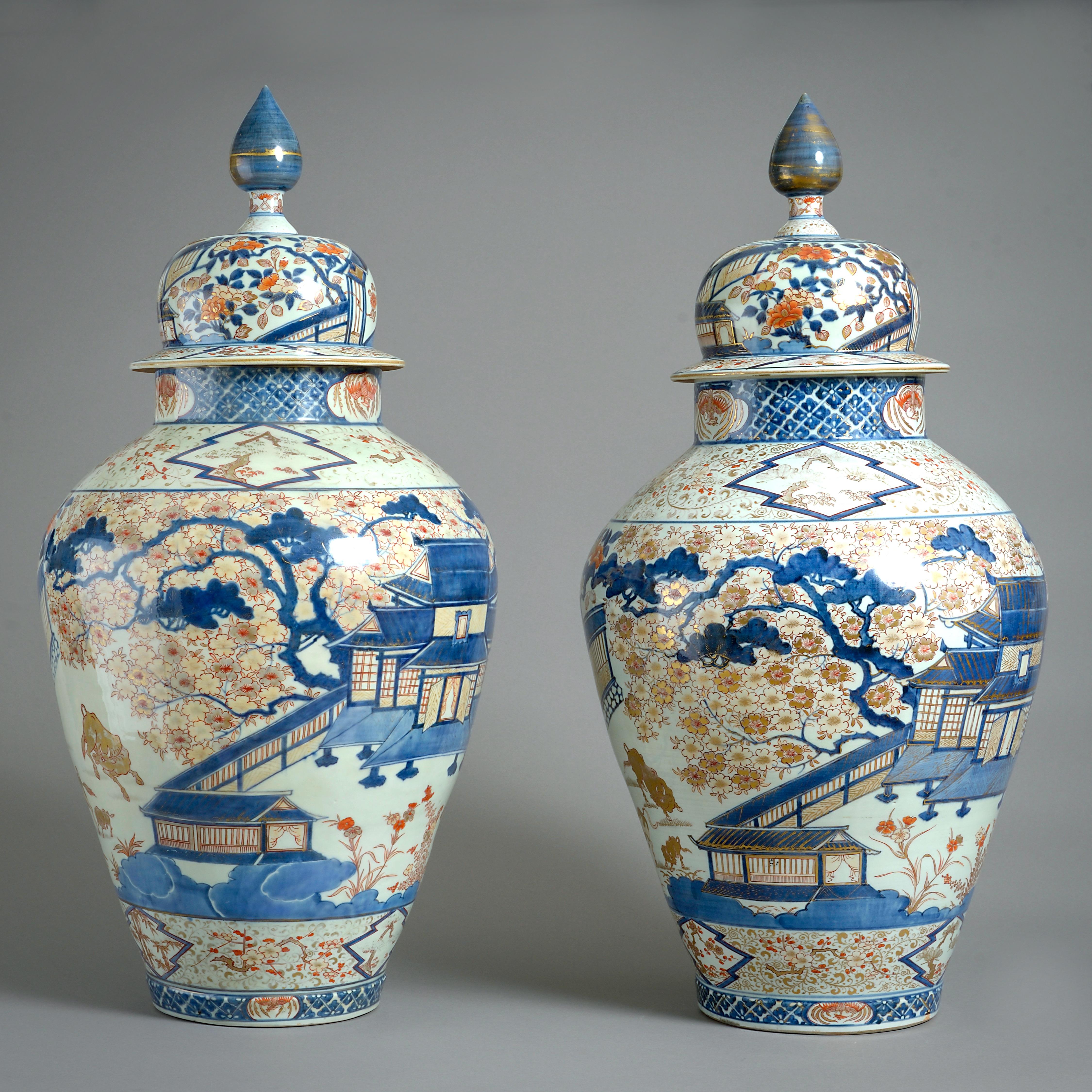 Magnifique paire de vases japonais Imari Bon état - En vente à London, GB
