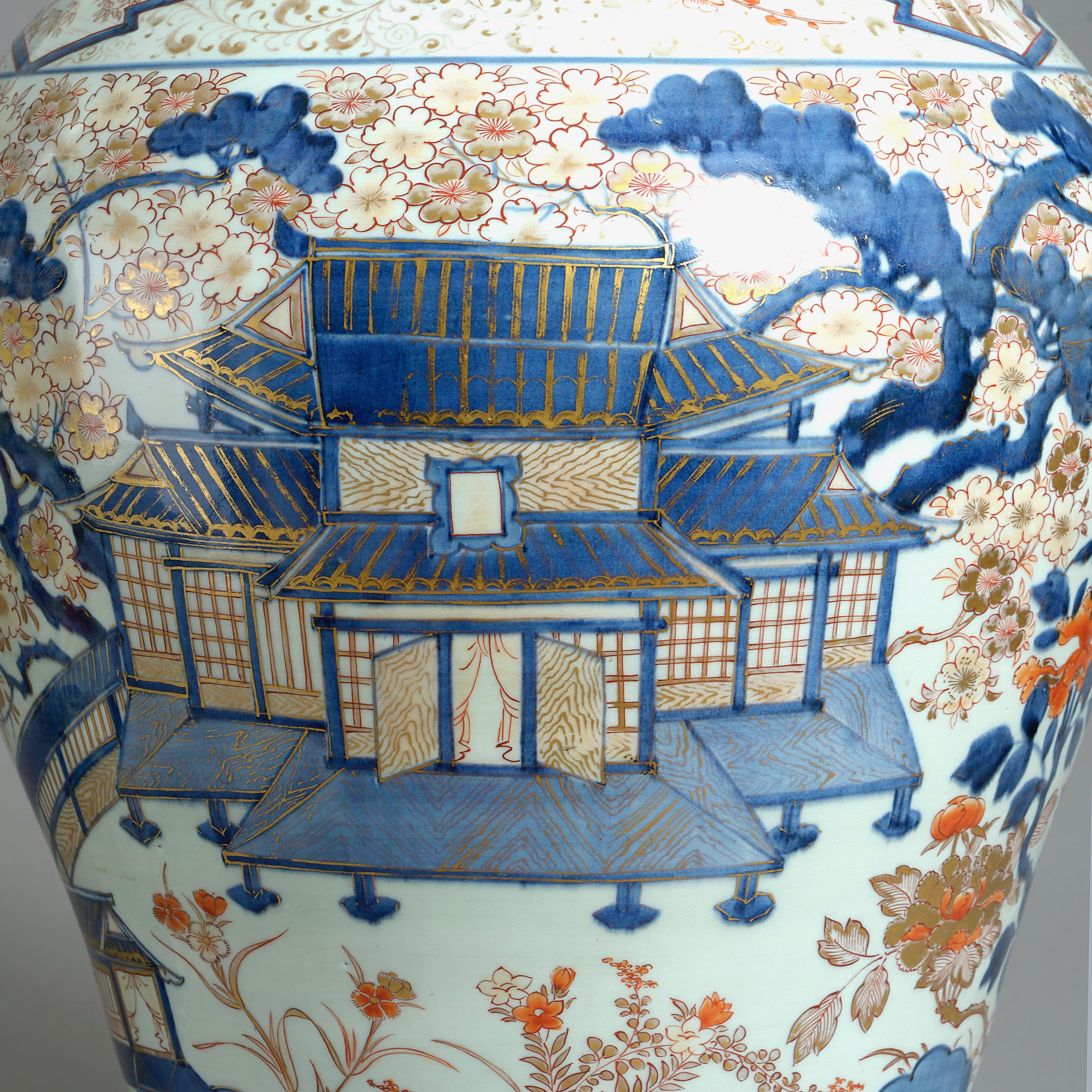 Magnifique paire de vases japonais Imari en vente 2