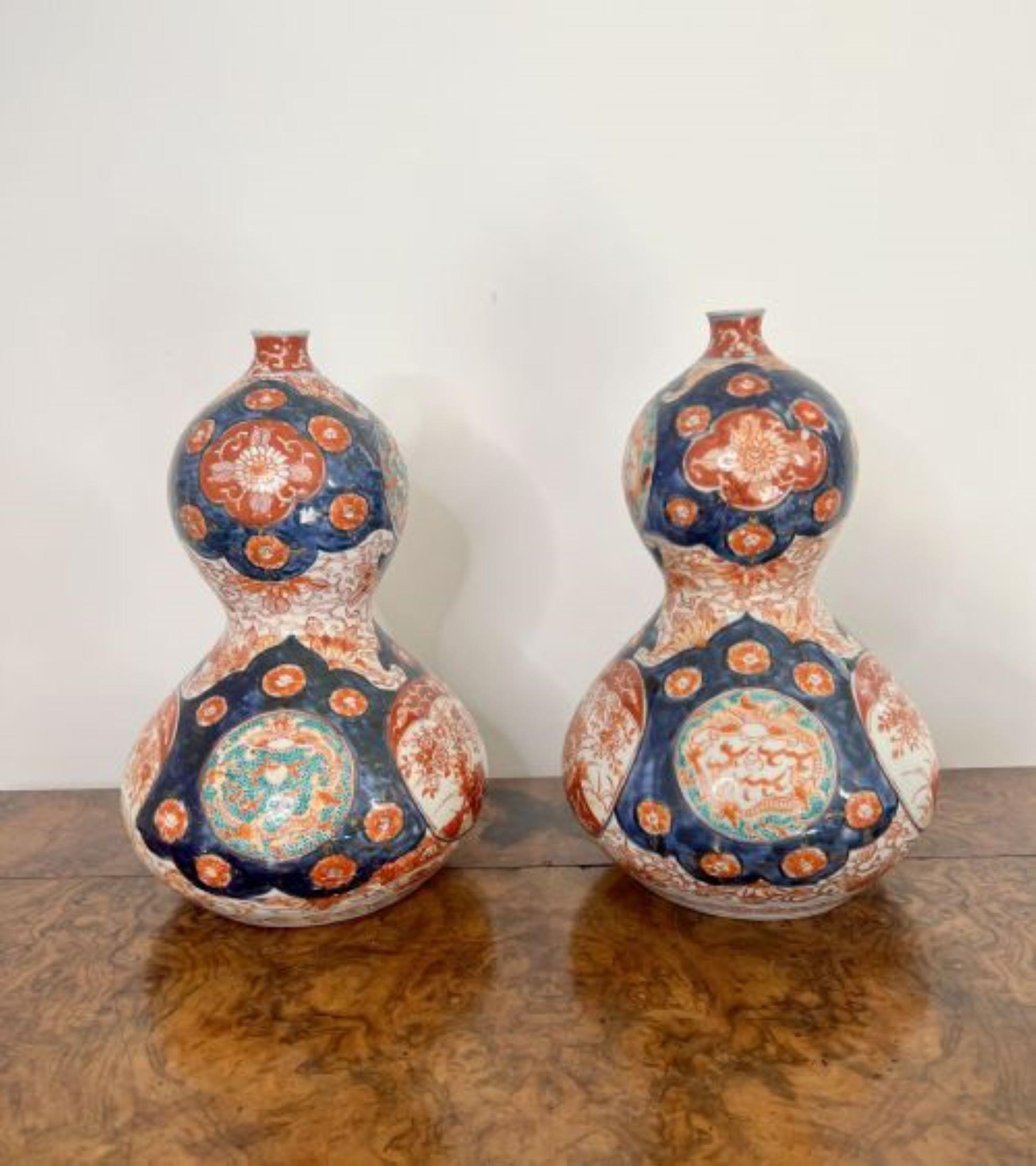 Magnificent pair of unusual shaped antique Japanese imari vases For Sale 4