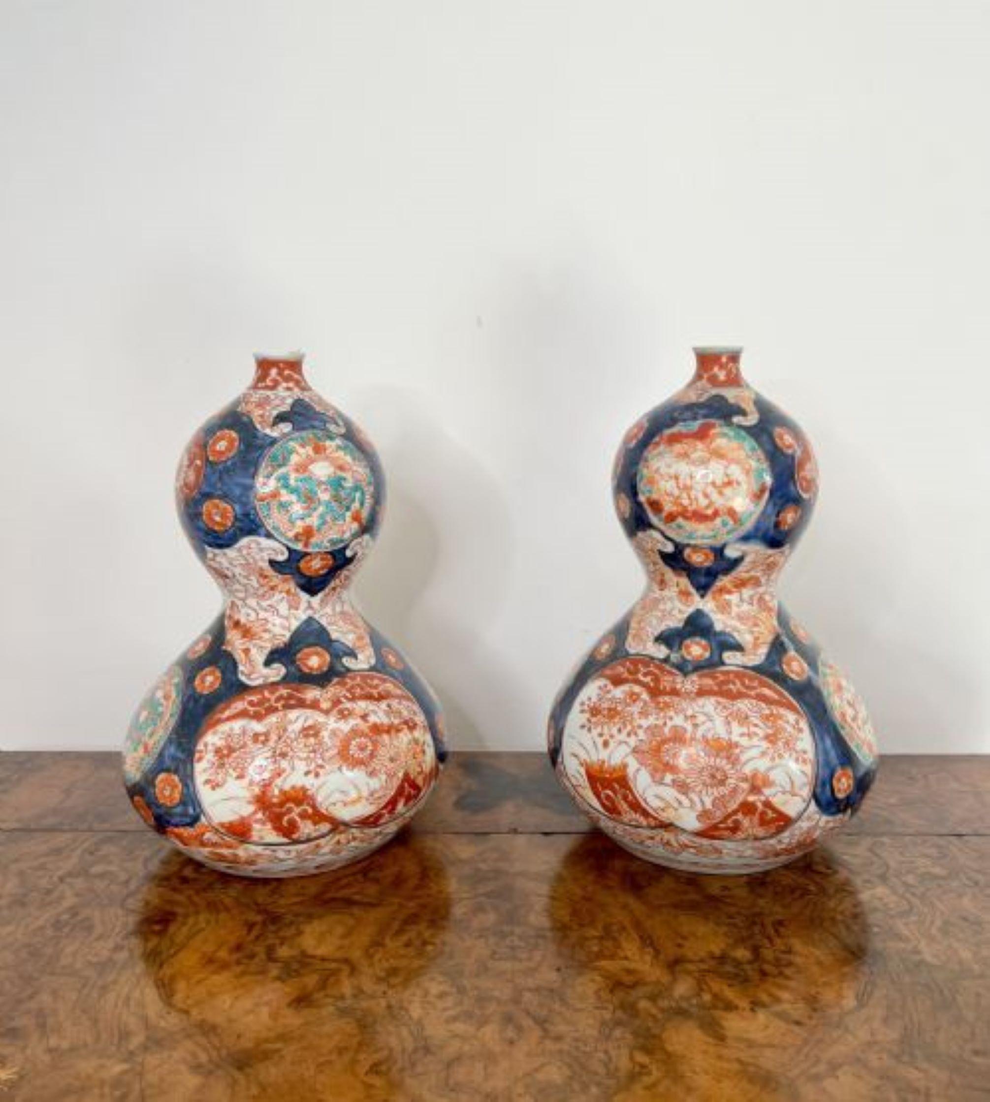 Magnificent pair of unusual shaped antique Japanese imari vases For Sale 2