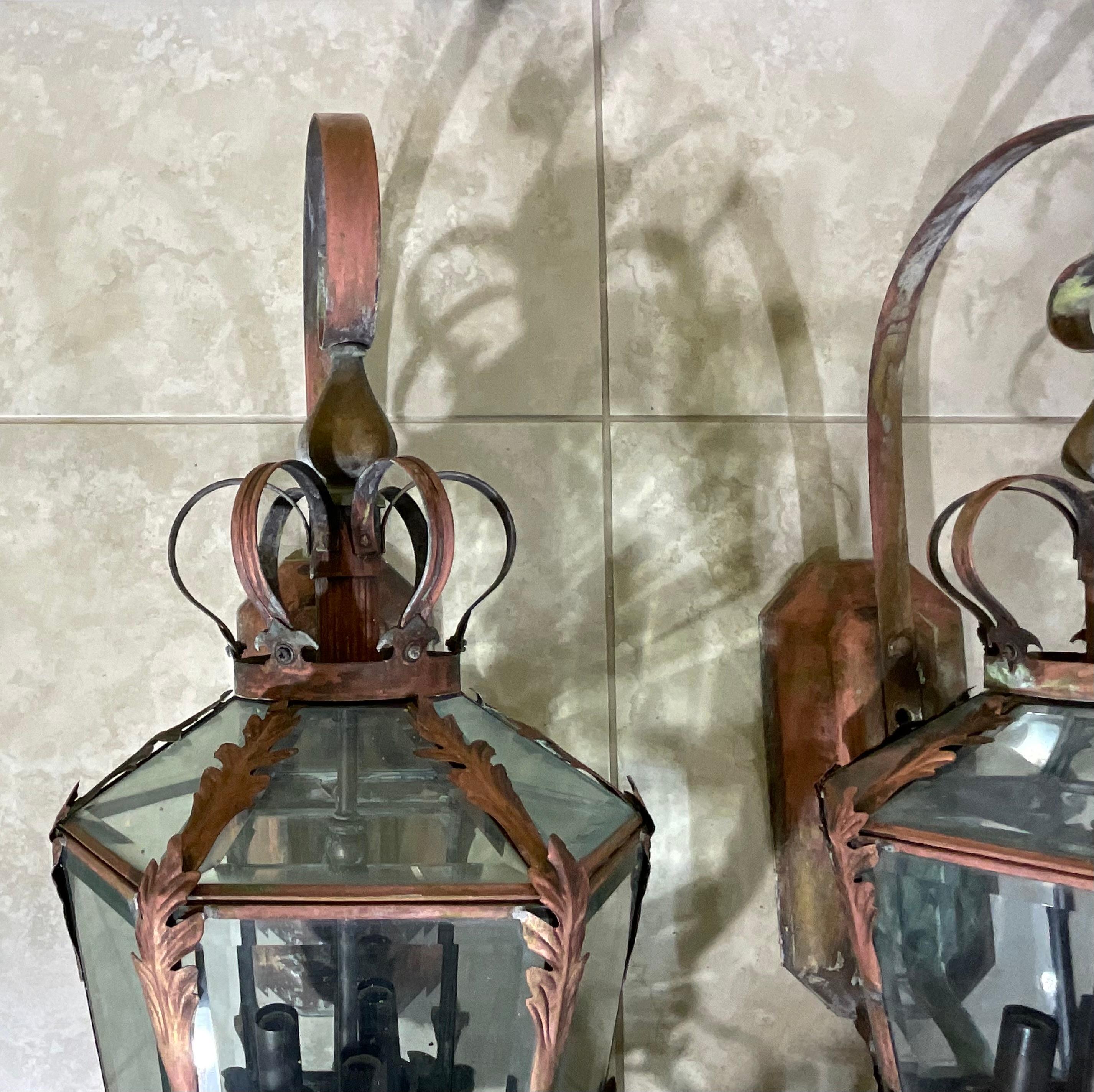 Magnificent Pair of Vintage Brass Lanterns - A Grand Entrance Statement For Sale 1