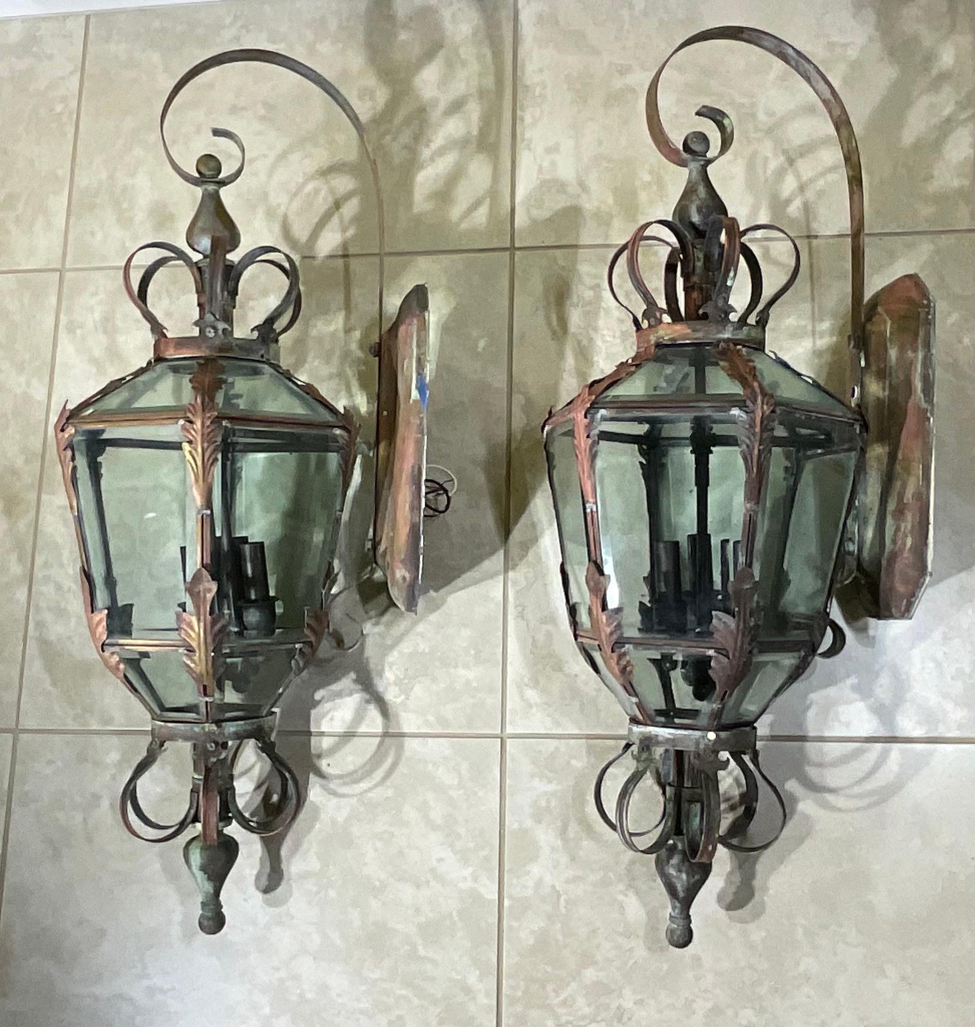 Magnificent Pair of Vintage Brass Lanterns - A Grand Entrance Statement For Sale 3