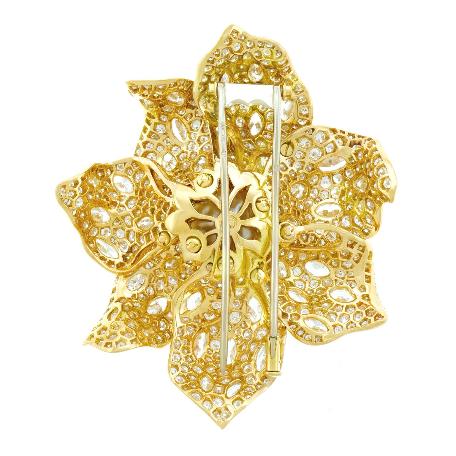 Magnificent Pearl and Diamond Set Gold Flower Brooch For Sale 3