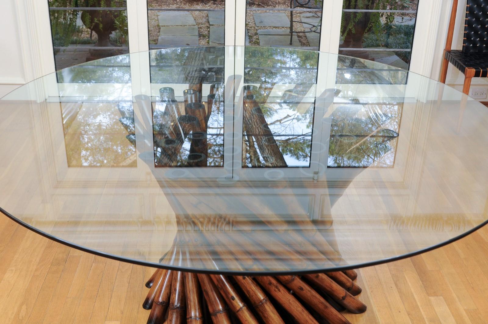 Prächtiger Bambus-Cluster-Mittel- oder Esstisch mit Sockel von Budji Layug im Zustand „Hervorragend“ im Angebot in Atlanta, GA