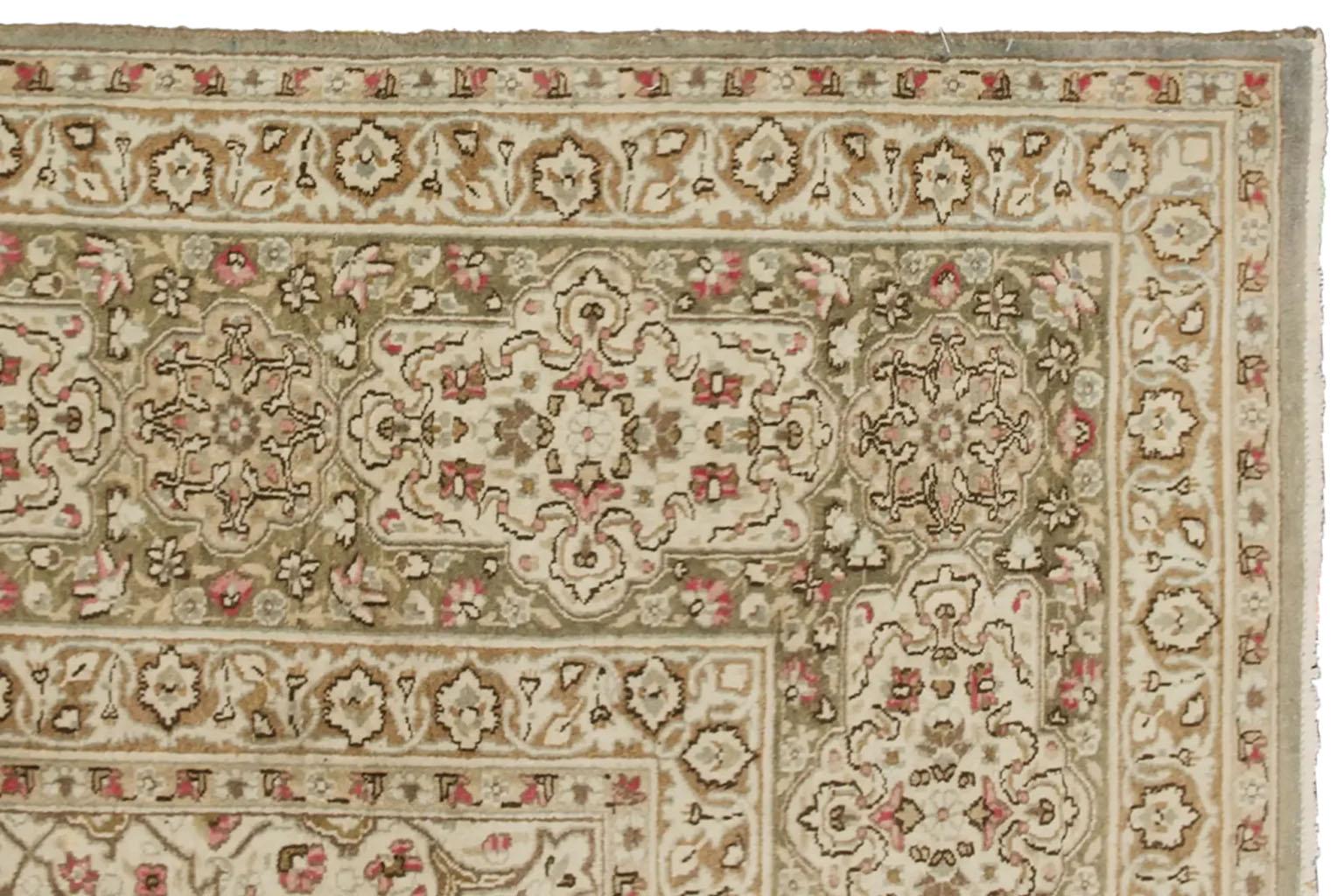 Magnifique tapis persan - Style Kerman Excellent état - En vente à Dallas, TX