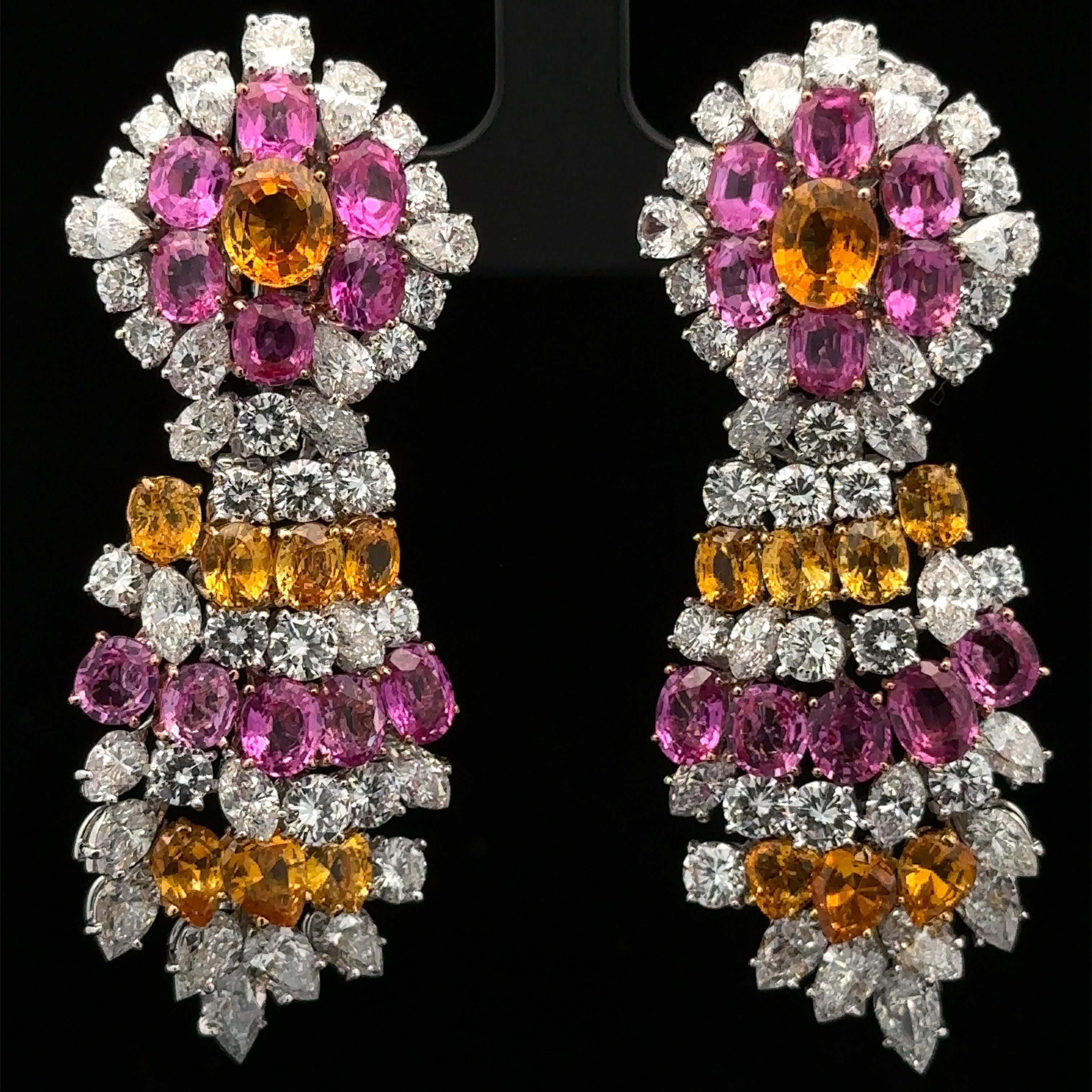 Donna Magnifici orecchini a pendente in oro platino con zaffiro e diamante GIA da 41 ct. in vendita