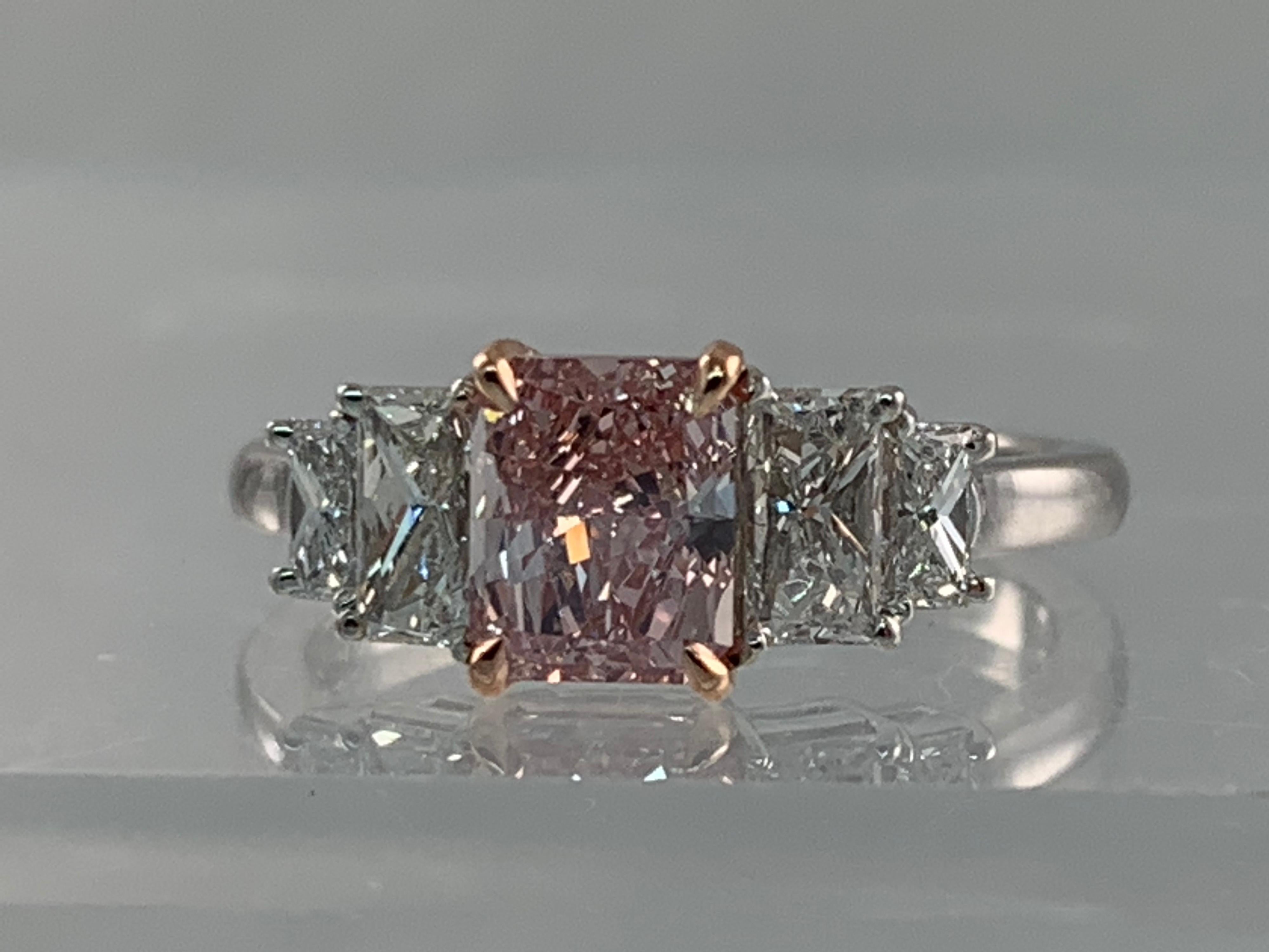 GIA Certified Diamond 0.88 Carat Fancy Intense Pink vs2 Platinum Engagement Ring In Excellent Condition In Los Angeles, CA