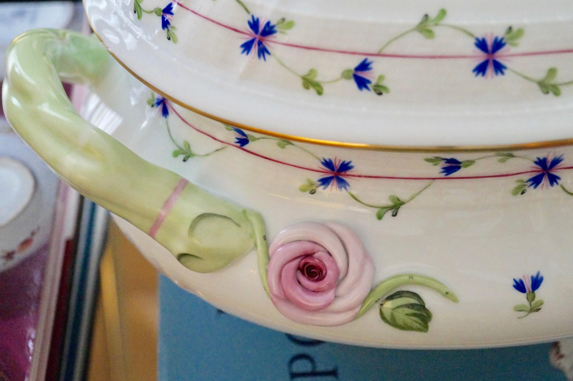 Hand-Painted Magnificent porcelain HEREND 