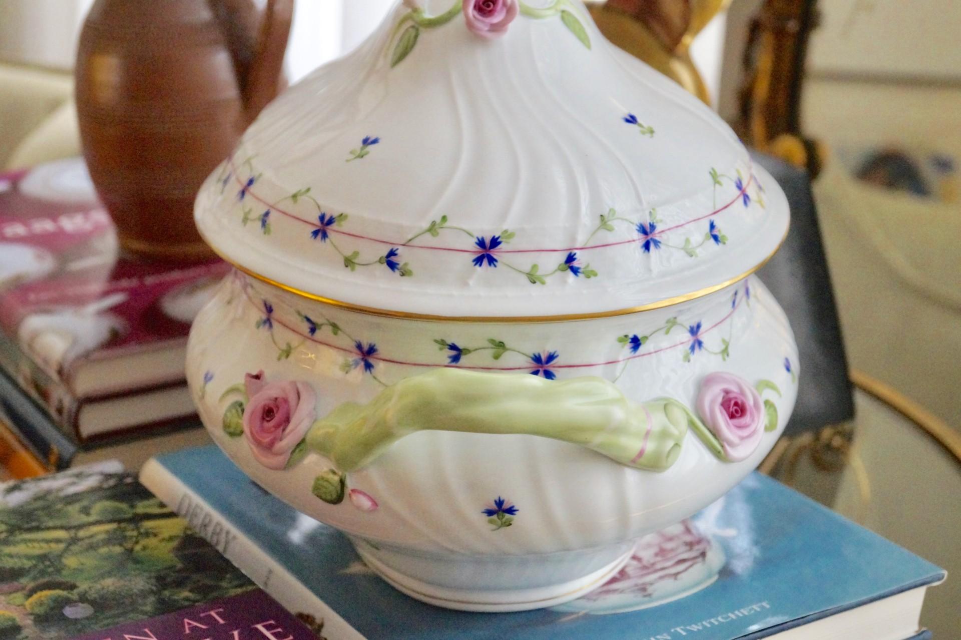 Late 20th Century Magnificent porcelain HEREND 
