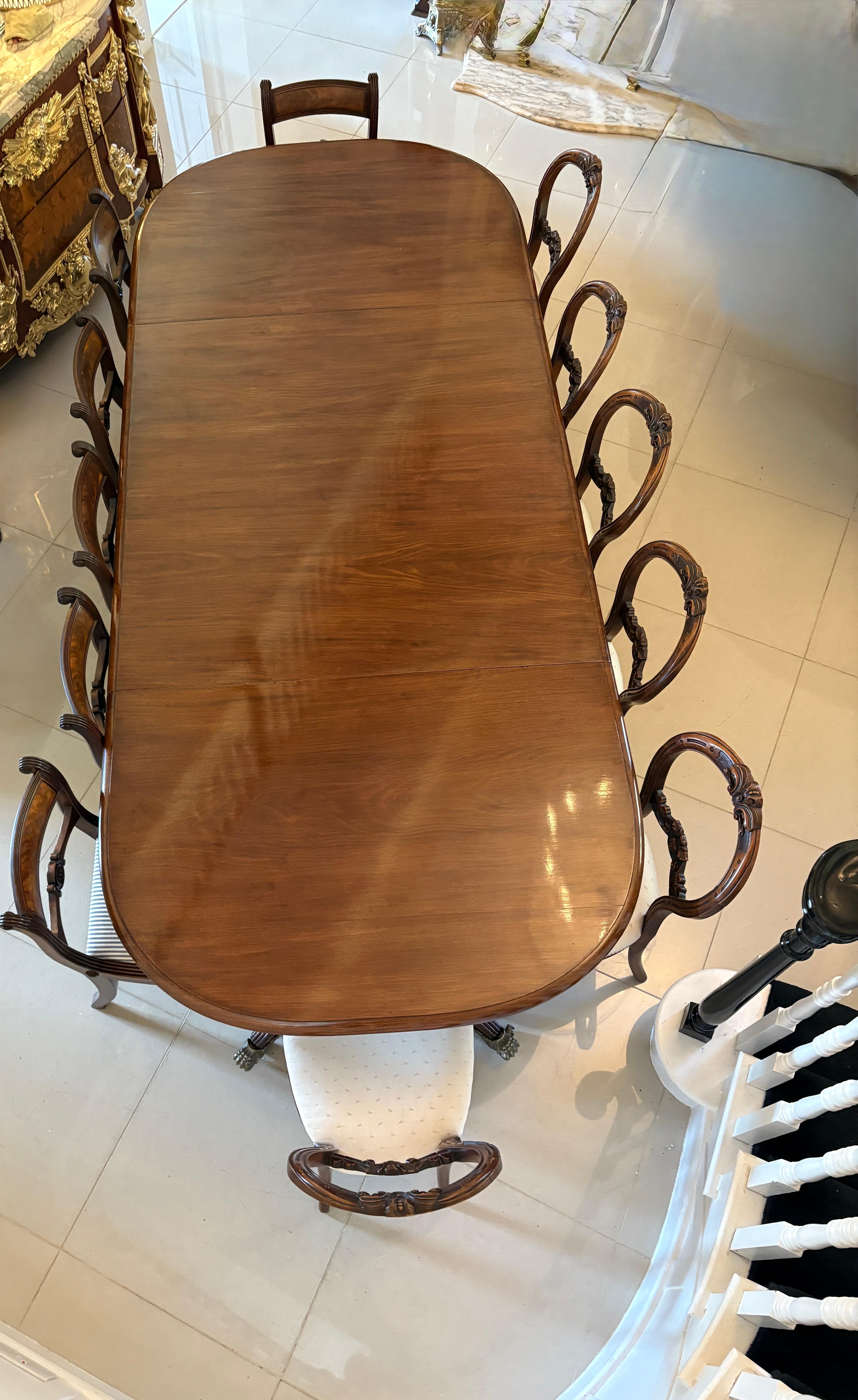 Regency Magnifique table de salle à manger ancienne 16 places en acajou figuré 3 Pilar en vente