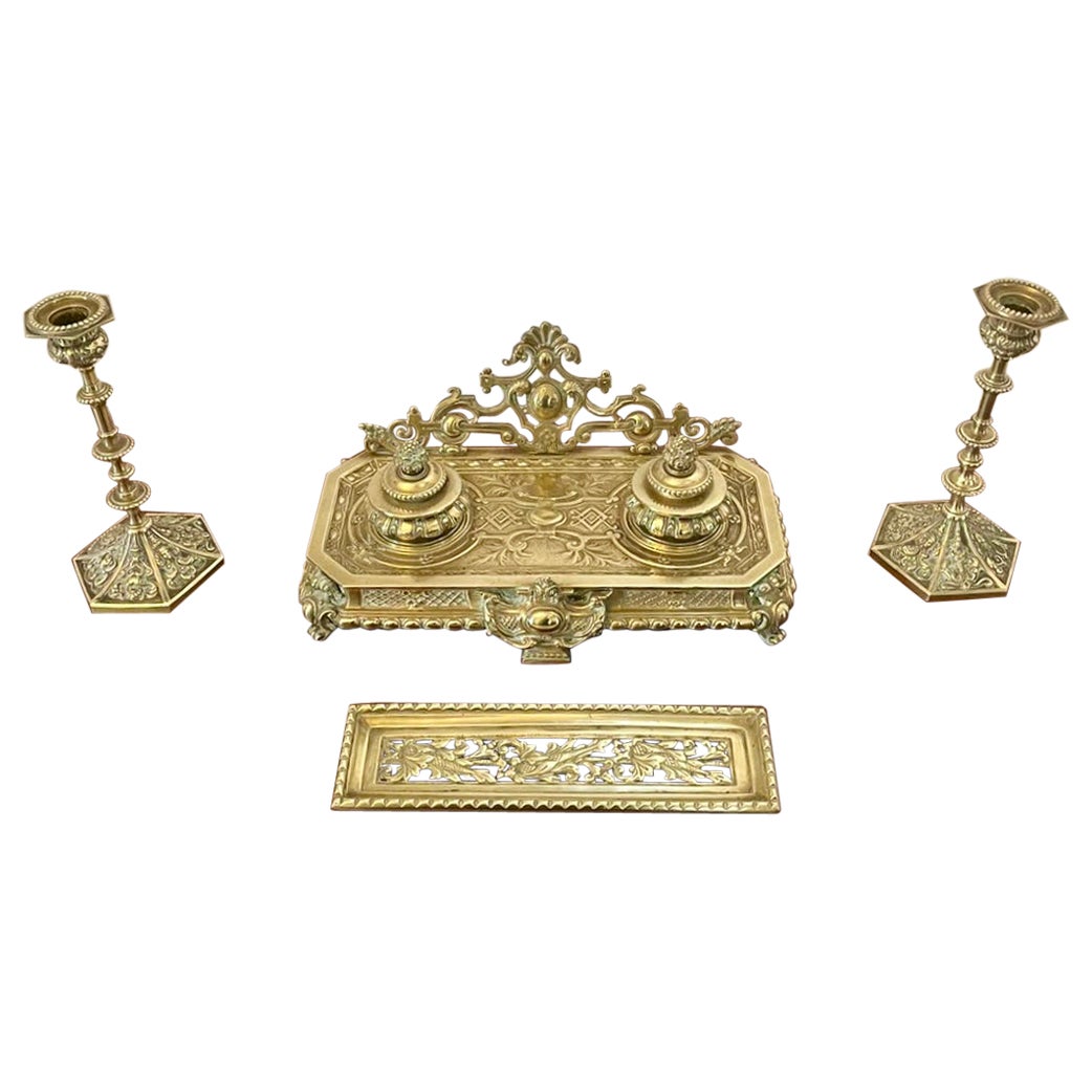 Magnifico set da scrivania in ottone fuso francese di qualità del XIX secolo
