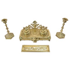 Magnifico set da scrivania in ottone fuso francese di qualità del XIX secolo