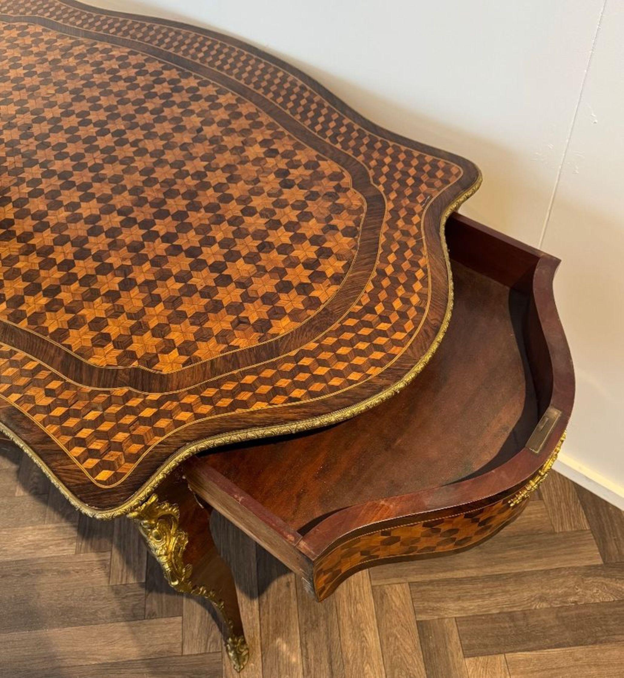 Magnifico tavolo da centro in palissandro antico e parquet intarsiato di qualità francese in vendita 3