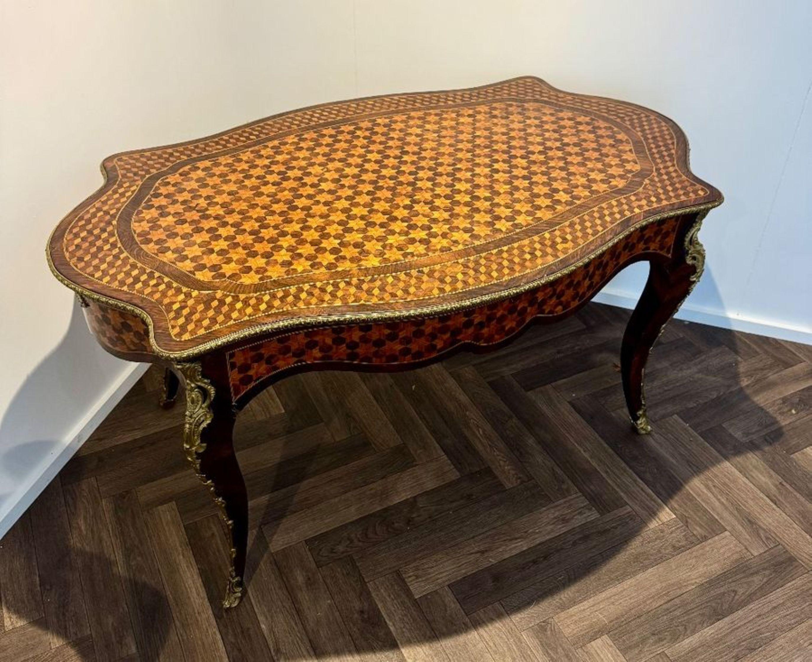 Magnifico tavolo da centro in palissandro antico e parquet intarsiato di qualità francese In condizioni buone in vendita a Ipswich, GB