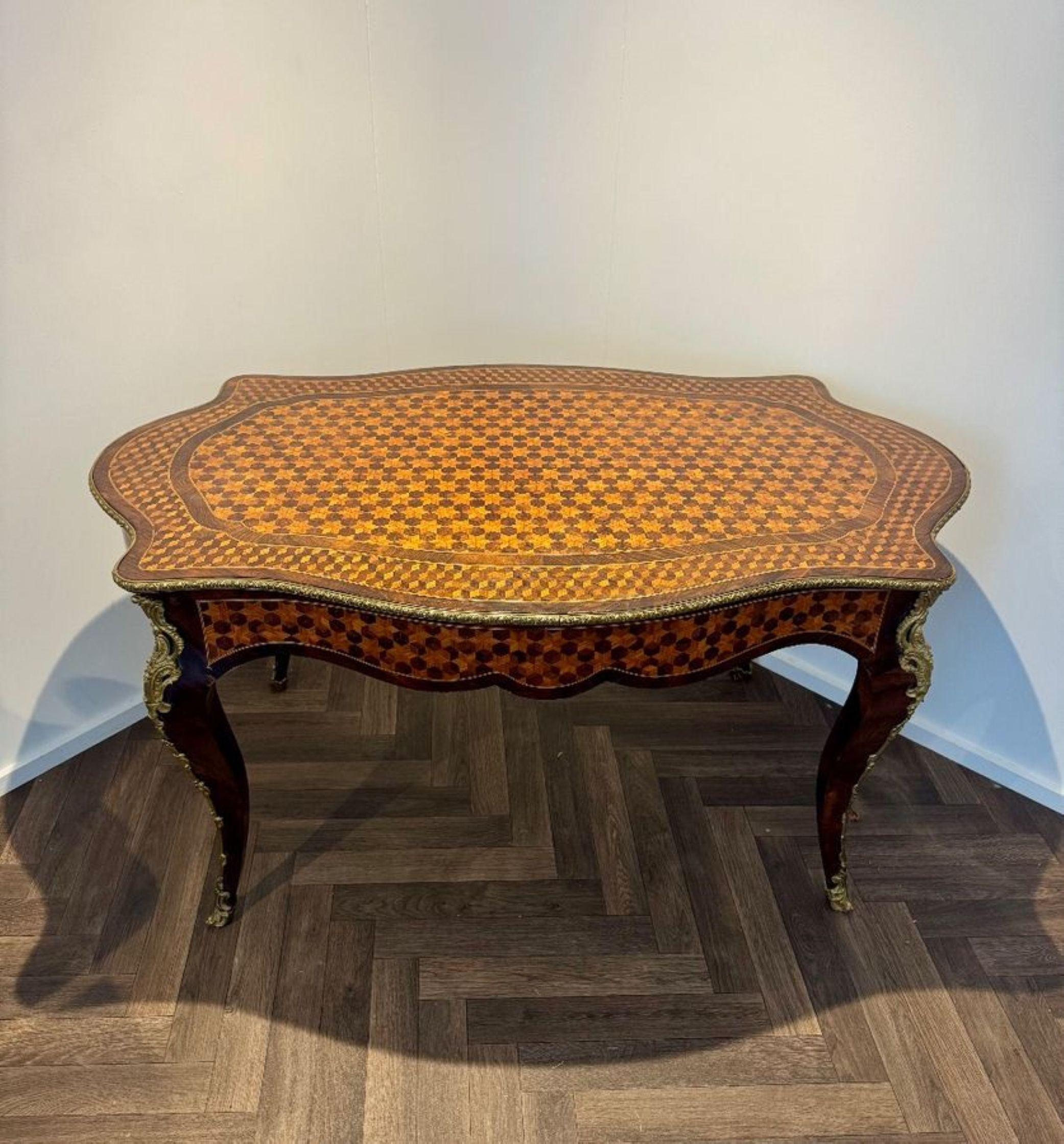 Palissandro Magnifico tavolo da centro in palissandro antico e parquet intarsiato di qualità francese in vendita