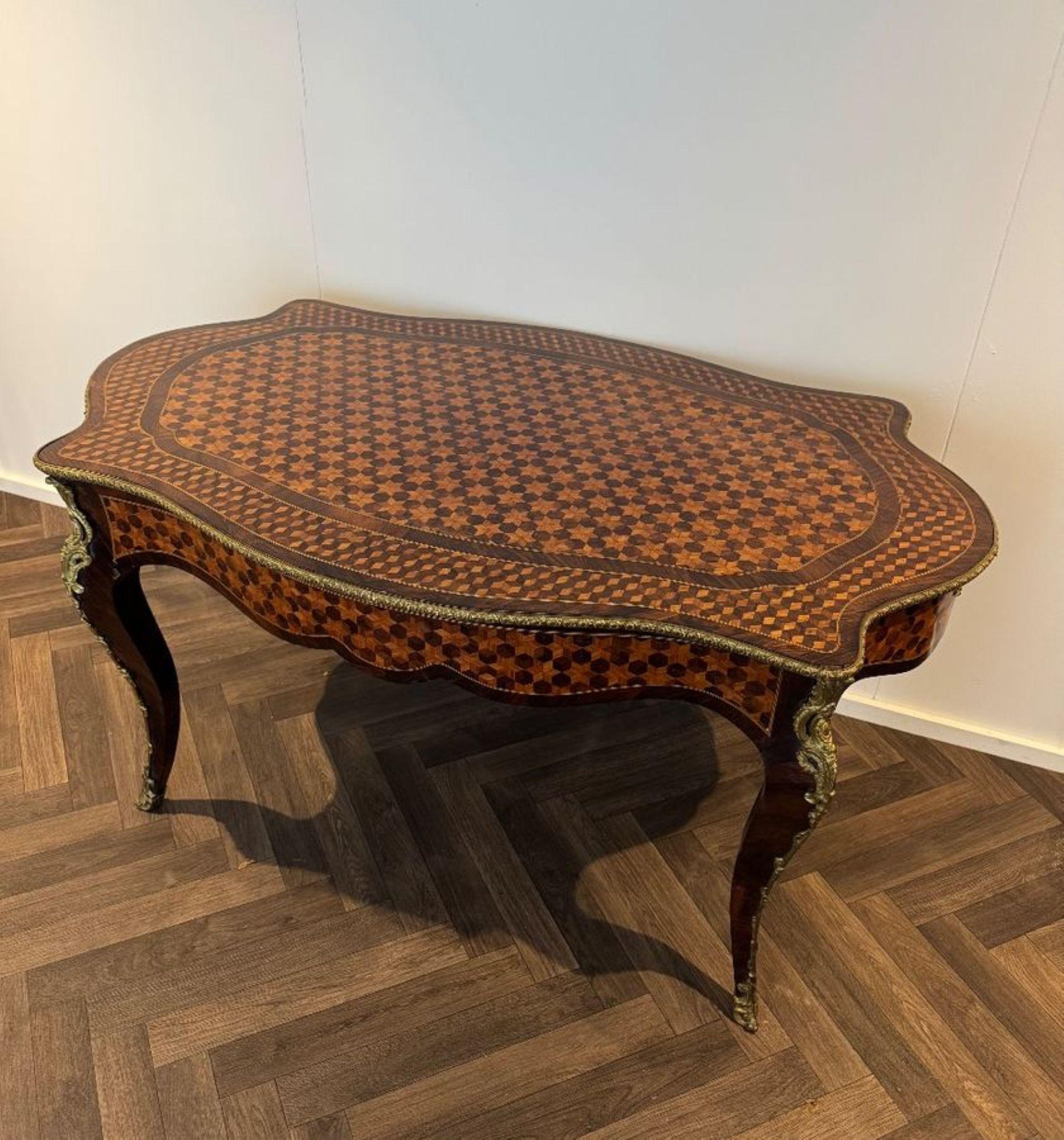 Magnifico tavolo da centro in palissandro antico e parquet intarsiato di qualità francese in vendita 1