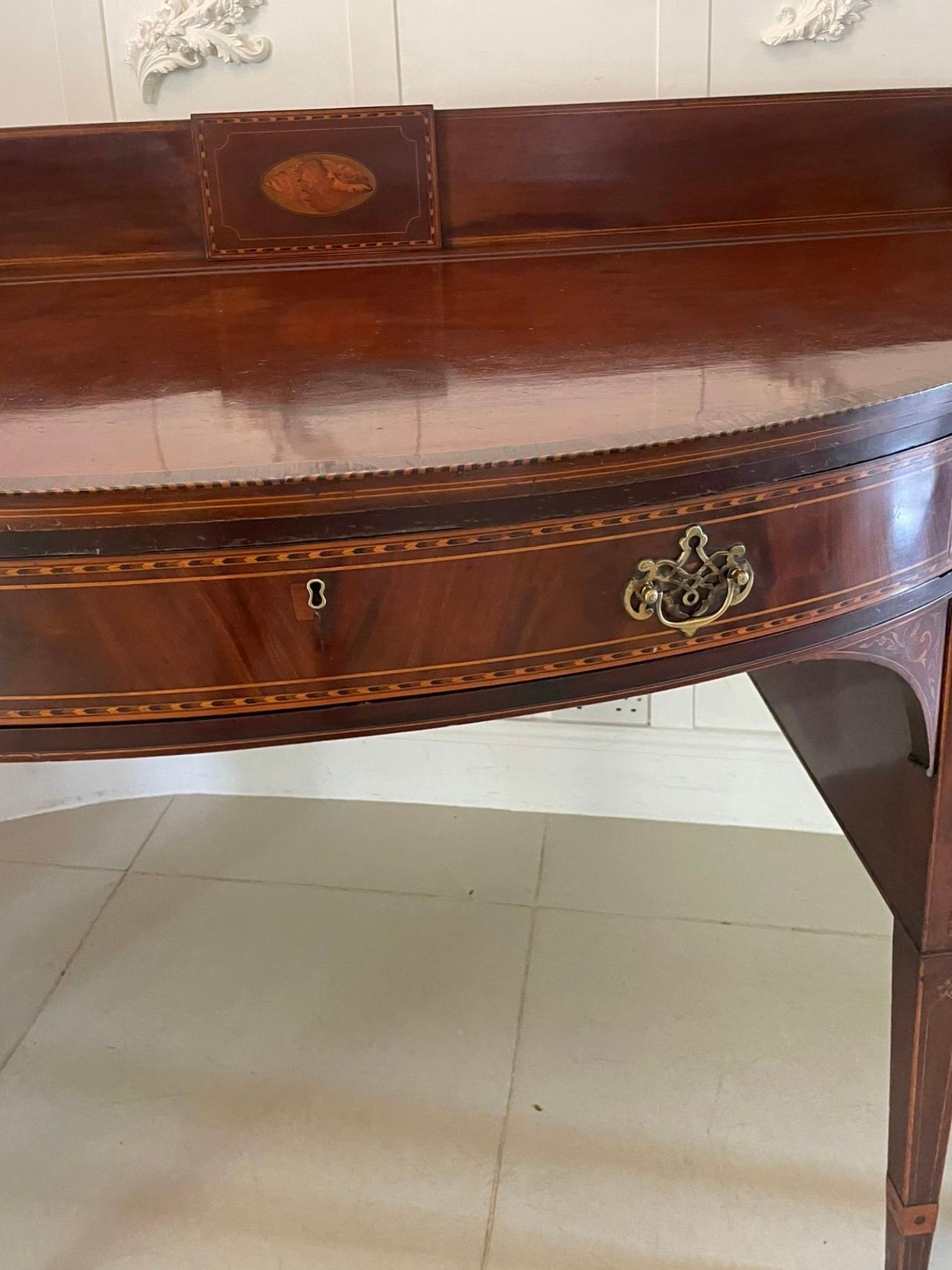 Magnífico Aparador Antiguo de Caoba con Incrustaciones Jorge III de Gran Calidad siglo XVIII y antes en venta