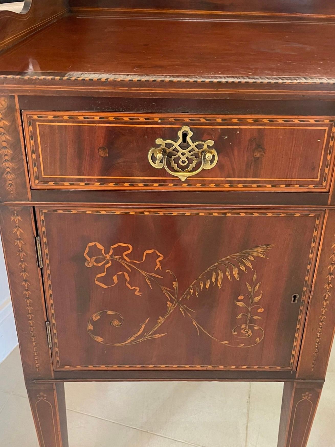 Magnífico Aparador Antiguo de Caoba con Incrustaciones Jorge III de Gran Calidad en venta 1