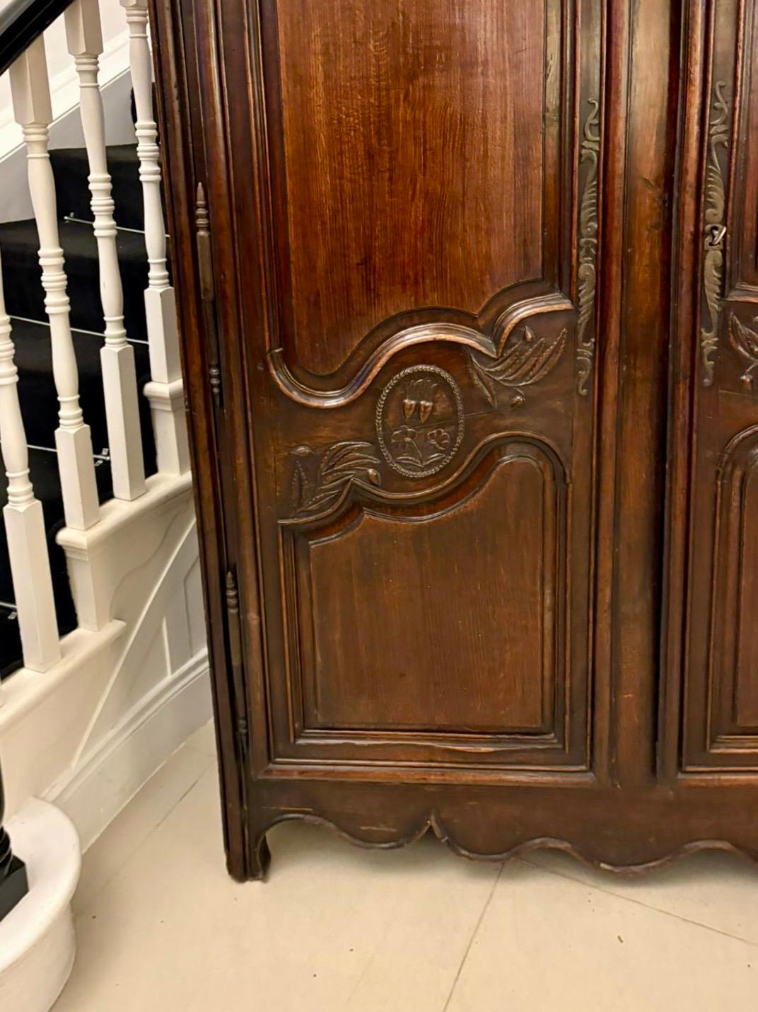 Magnifico armadio in quercia provinciale francese di qualità del tardo XVII secolo in vendita 13