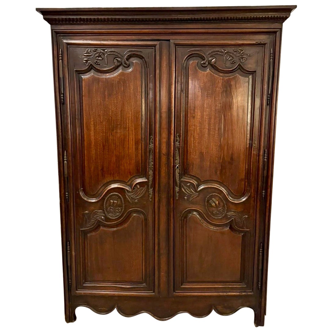 Magnifico armadio in quercia provinciale francese di qualità del tardo XVII secolo in vendita