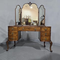 Magnificent Queen Anne Dressing Table