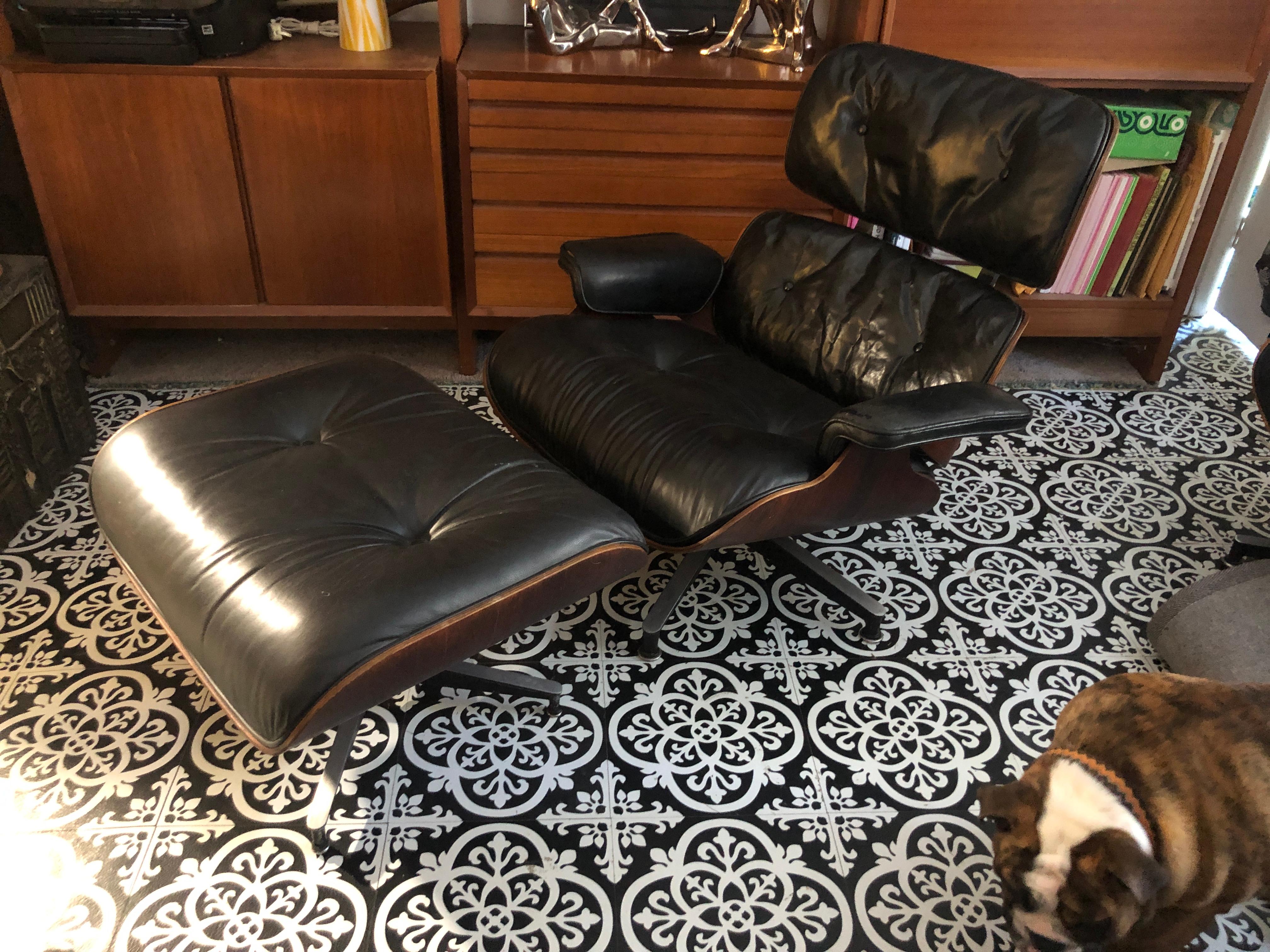 Magnifique et rare chaise longue et pouf Eames du milieu du siècle dernier en bois de rose brésilien en vente 4