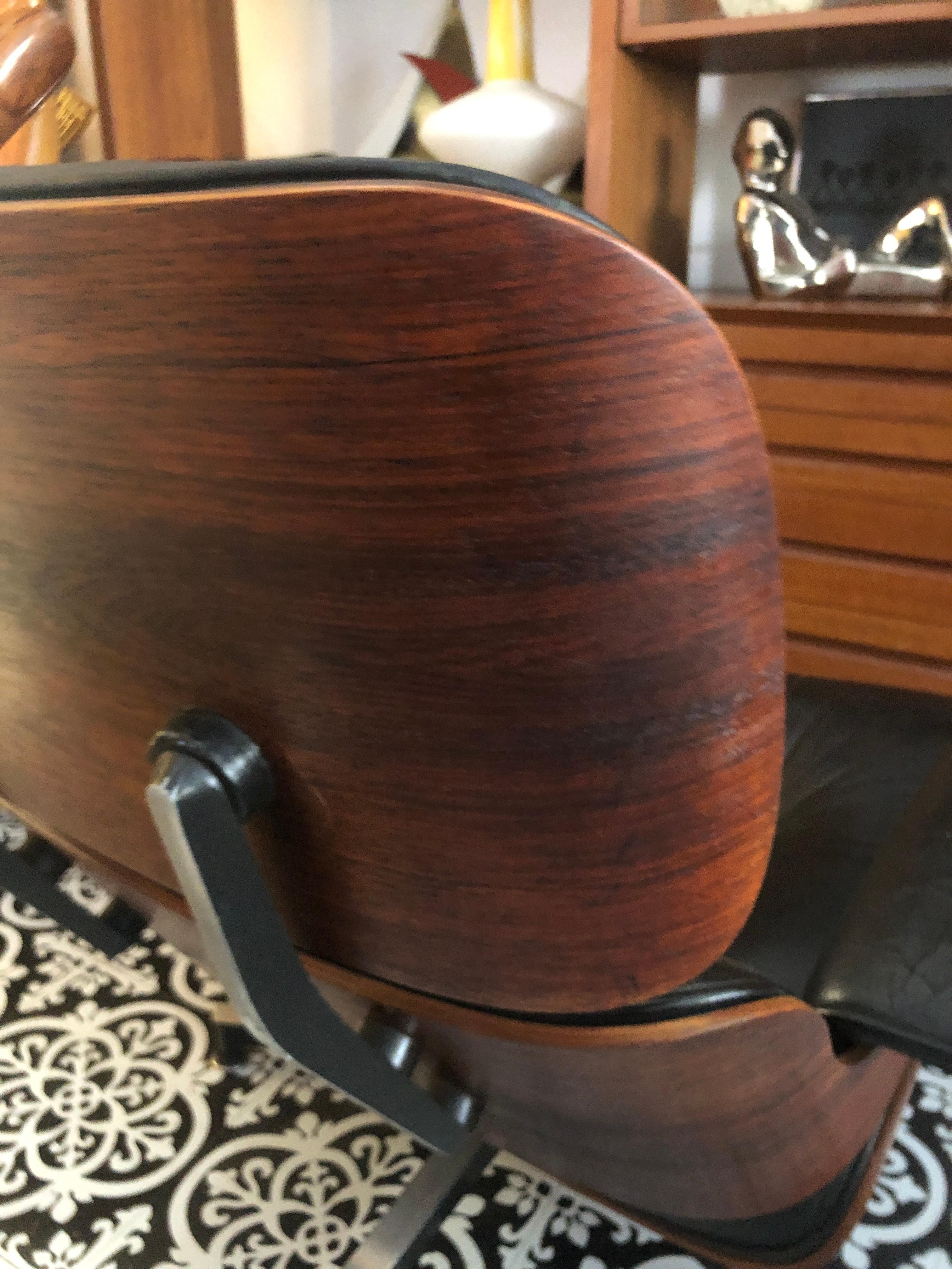 Américain Magnifique et rare chaise longue et pouf Eames du milieu du siècle dernier en bois de rose brésilien en vente