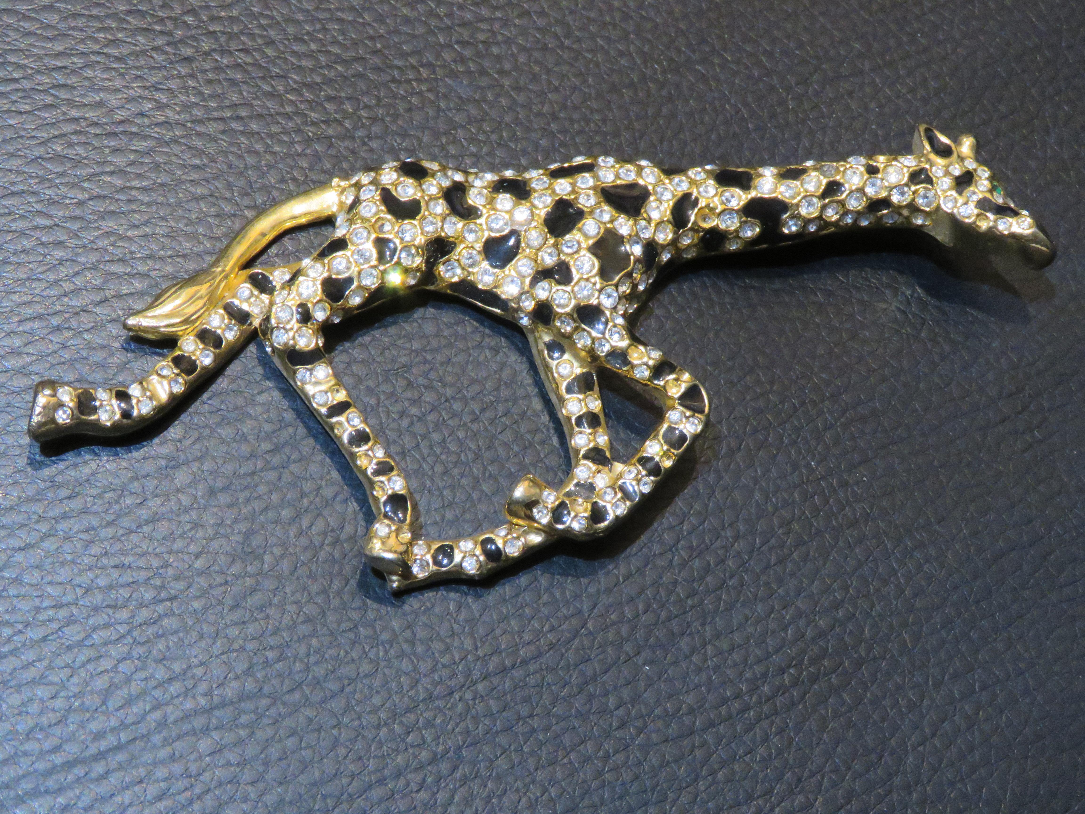 Magnificent Rare NYC Estate 18KT Overlaid Glittering Vintage Giraffe Brooch Pin For Sale 1