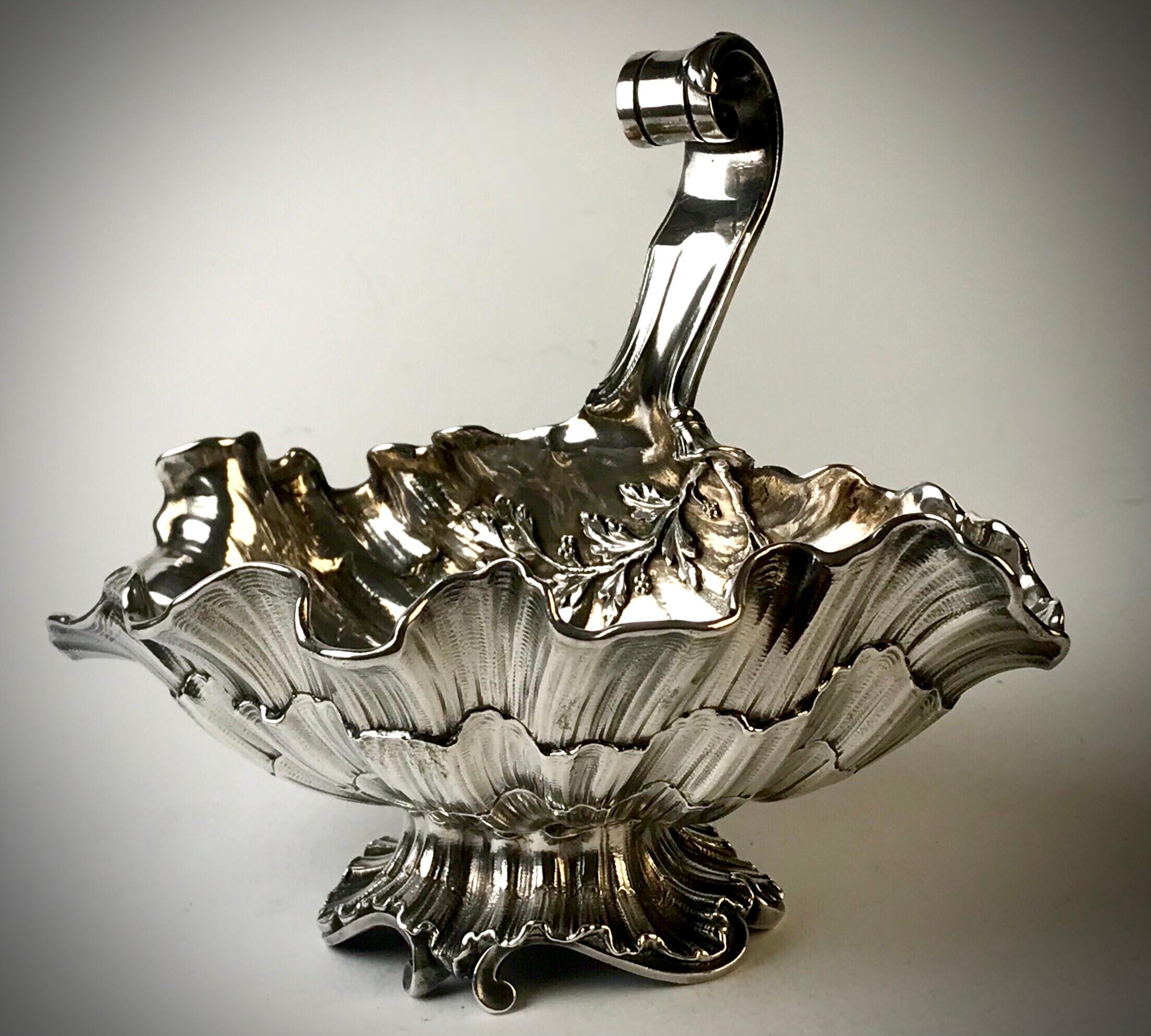 Magnificent Rare Solid Silver Sterling Sauce Boat France Sormani Paris In Good Condition For Sale In London, GB
