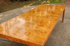 Magnífica mesa de comedor de madera de olivo restaurada con motivos de mariposa, de Milo Baughman