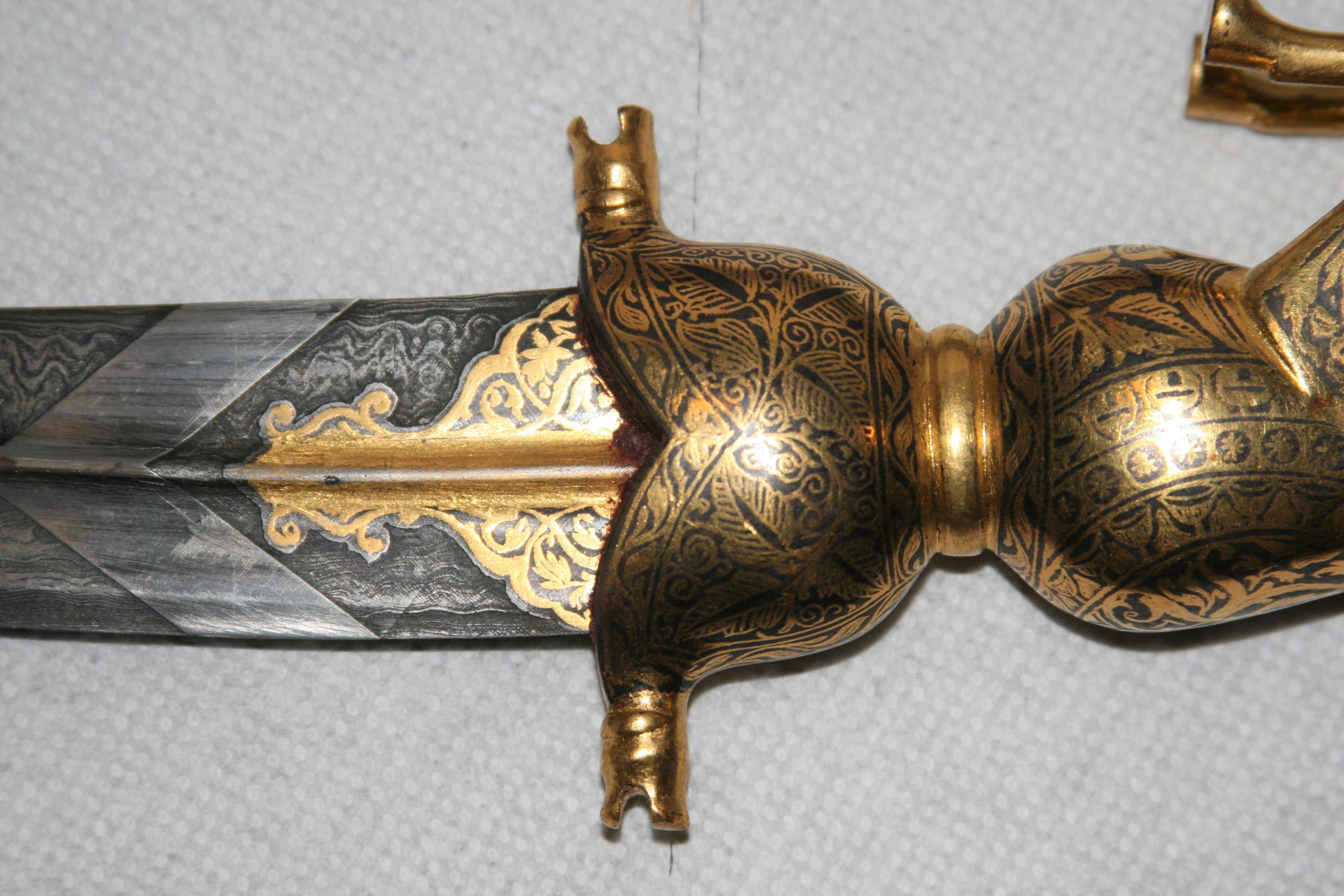 Magnificent Richly Decorated 1920s Damascened Rajput Dagger with Gold Work For Sale 1