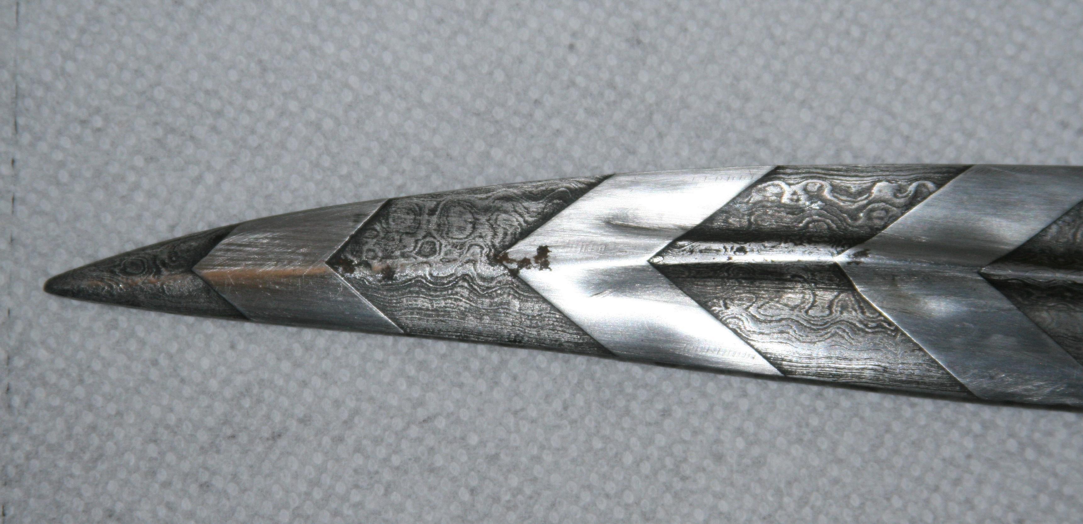 Magnificent Richly Decorated 1920s Damascened Rajput Dagger with Gold Work For Sale 3