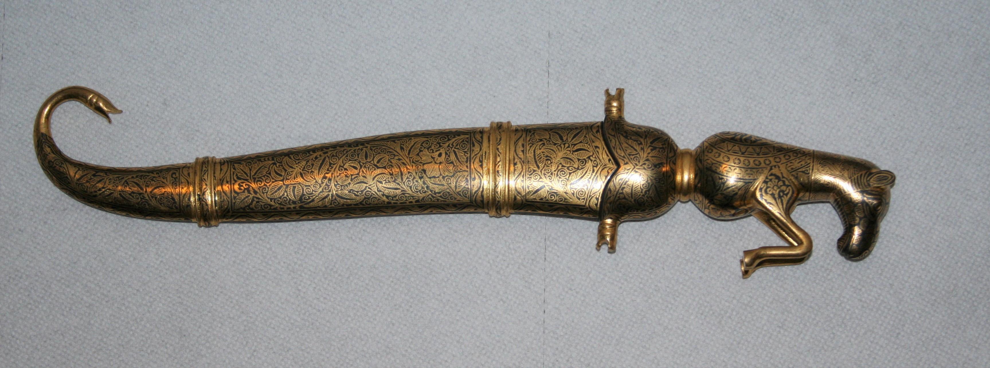 Magnificent Richly Decorated 1920s Damascened Rajput Dagger with Gold Work For Sale 4