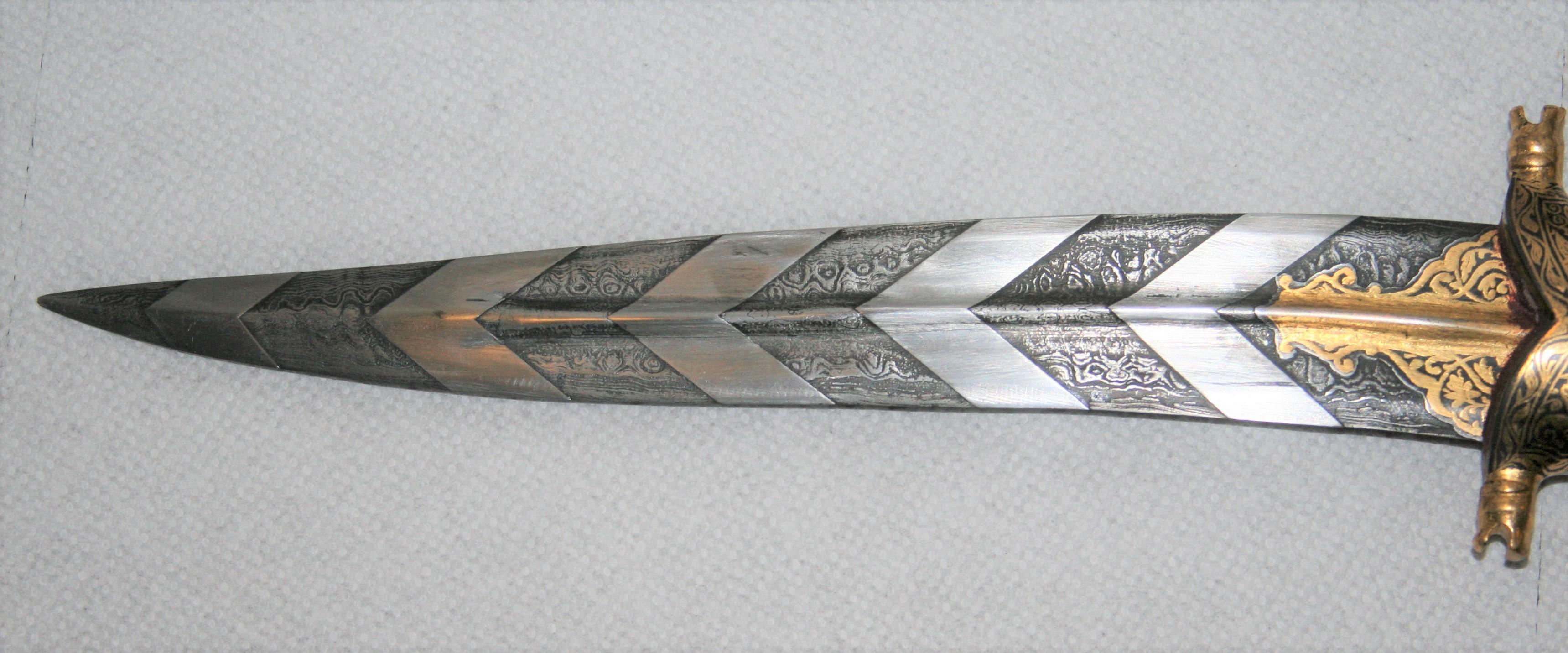 Anglo Raj Magnificent Richly Decorated 1920s Damascened Rajput Dagger with Gold Work For Sale