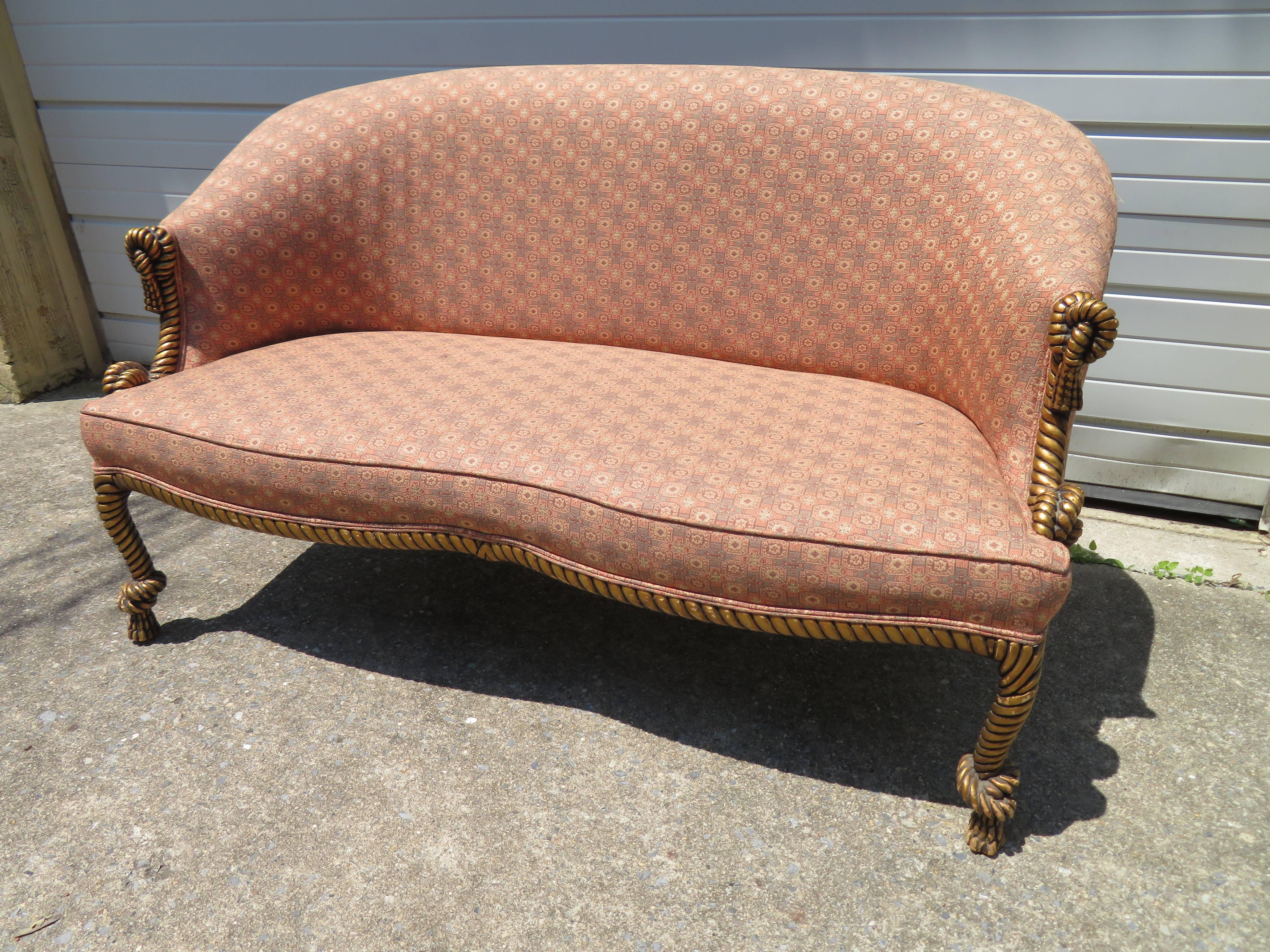 Prächtiges Sofa mit Seil und Quasten vergoldet Regency Modern Dorothy Draper Style im Angebot 5